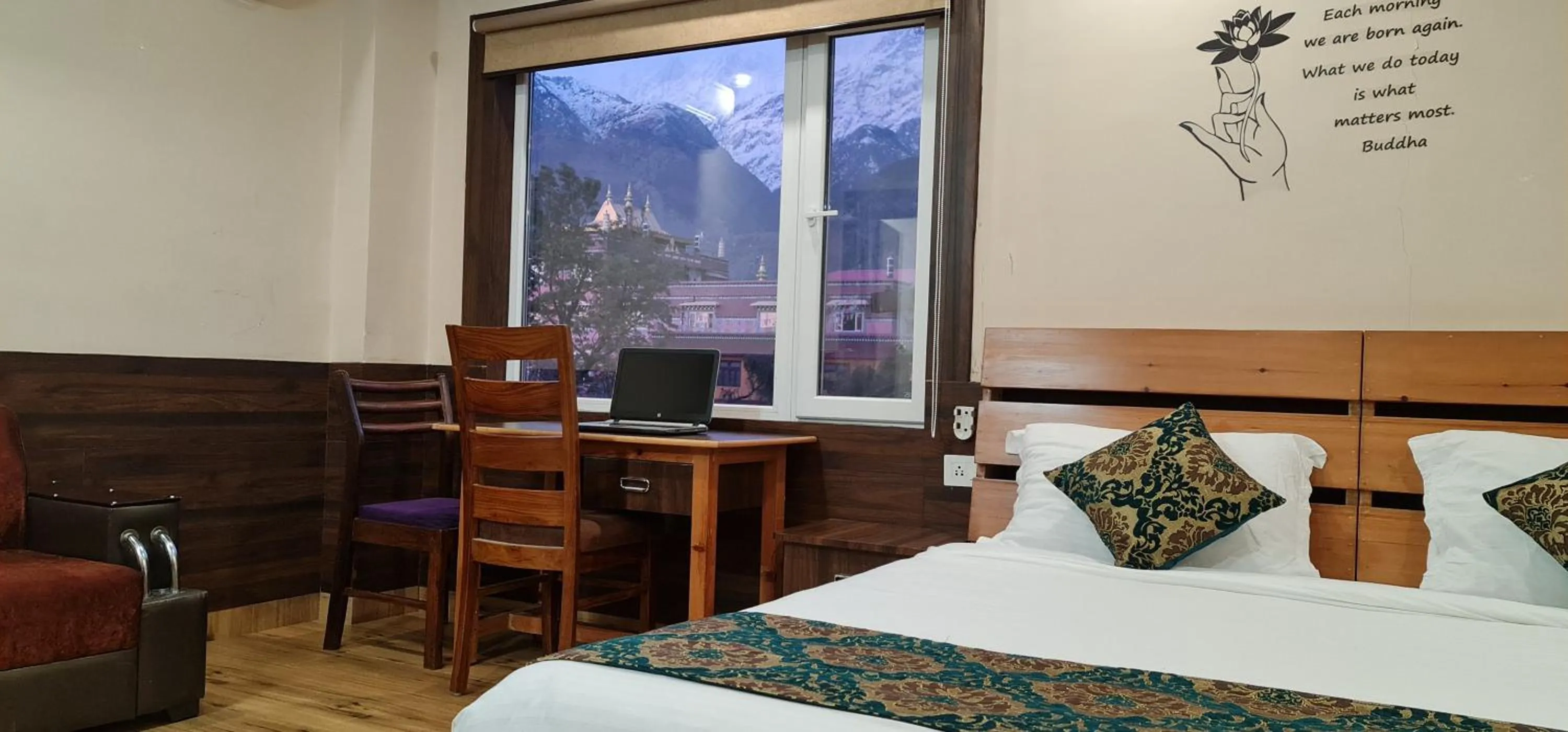 Mountain view, Bed in Hotel Buddha House Himalayan Brothers