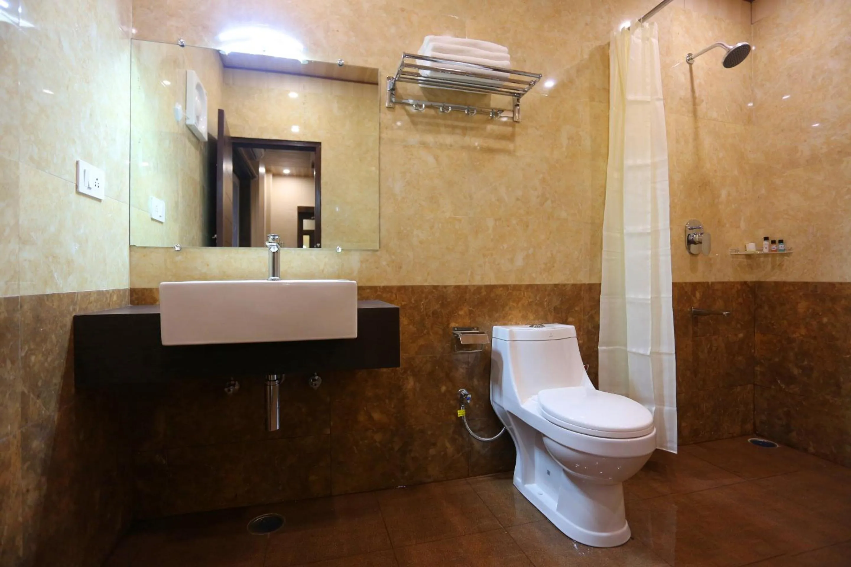 Bathroom in Hotel Buddha House Himalayan Brothers