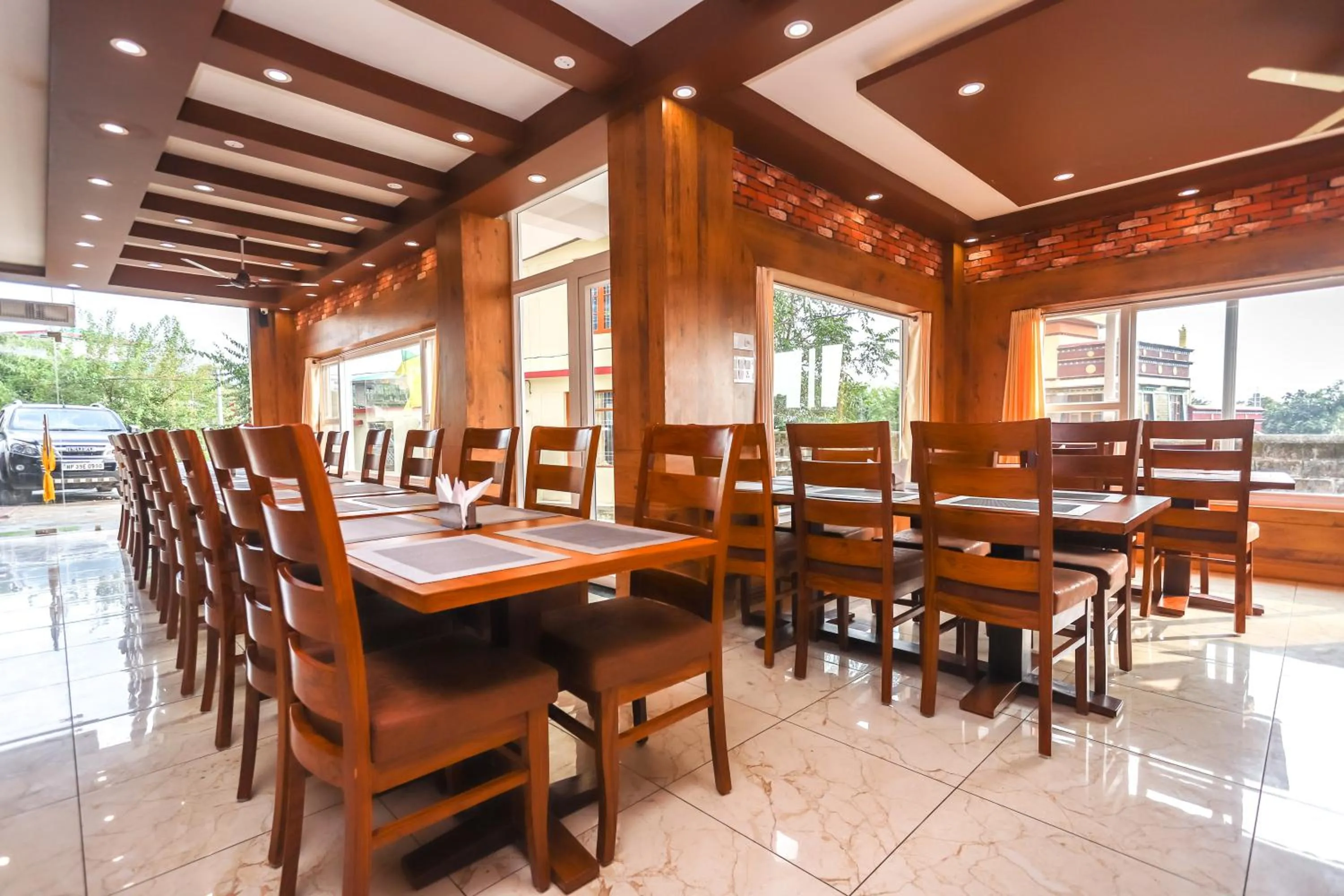 Restaurant/places to eat in Hotel Buddha House Himalayan Brothers