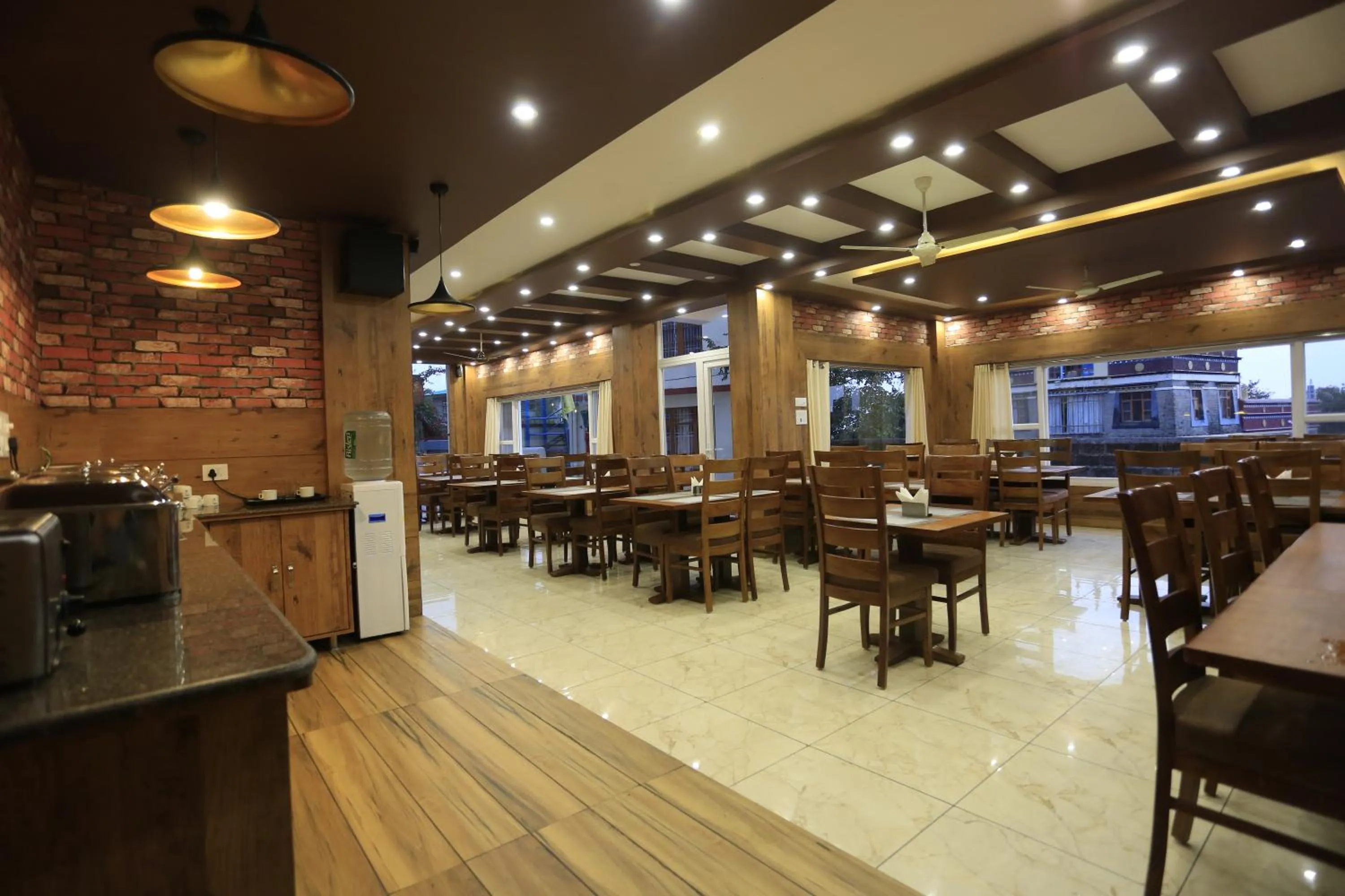 Restaurant/places to eat in Hotel Buddha House Himalayan Brothers