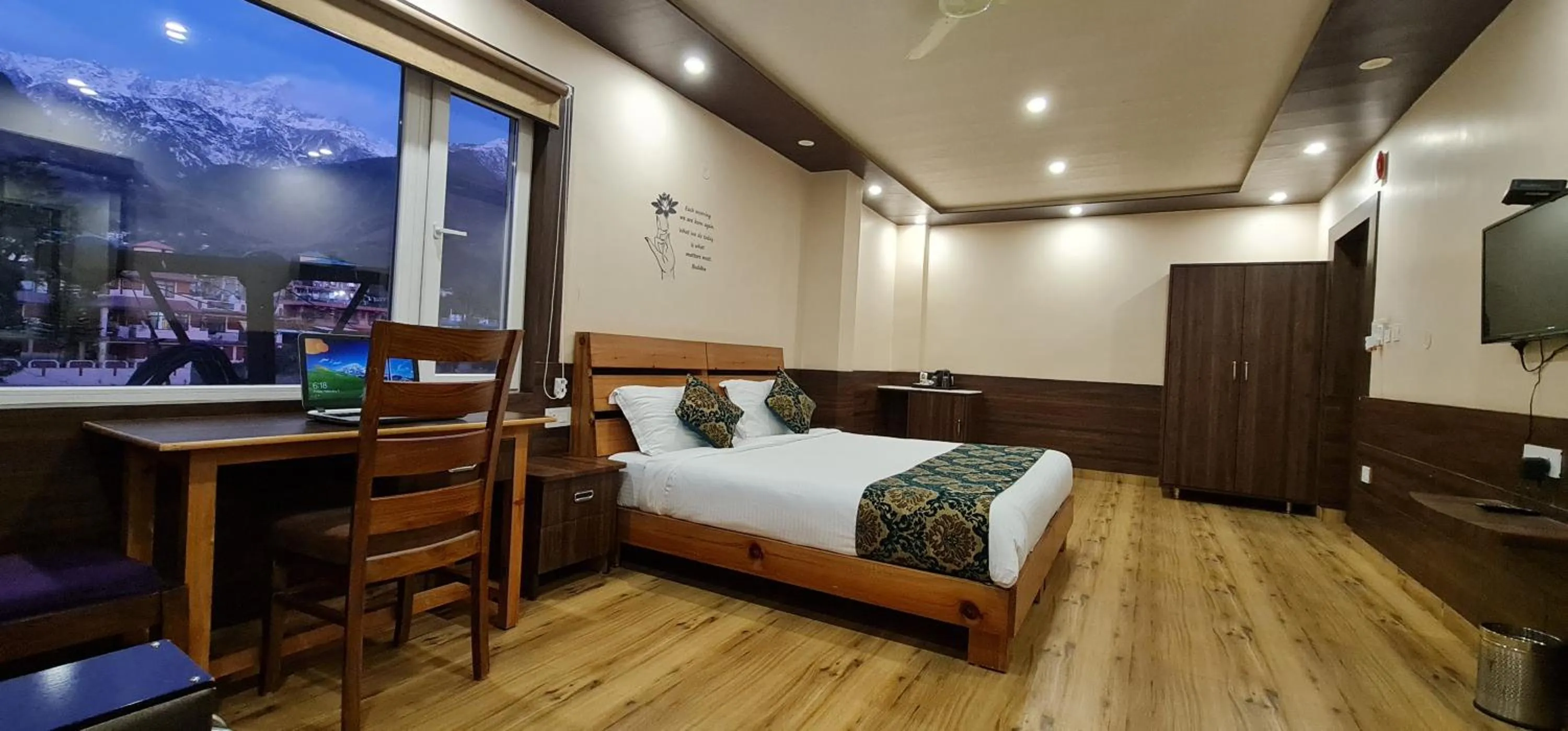 Coffee/tea facilities, Bed in Hotel Buddha House Himalayan Brothers