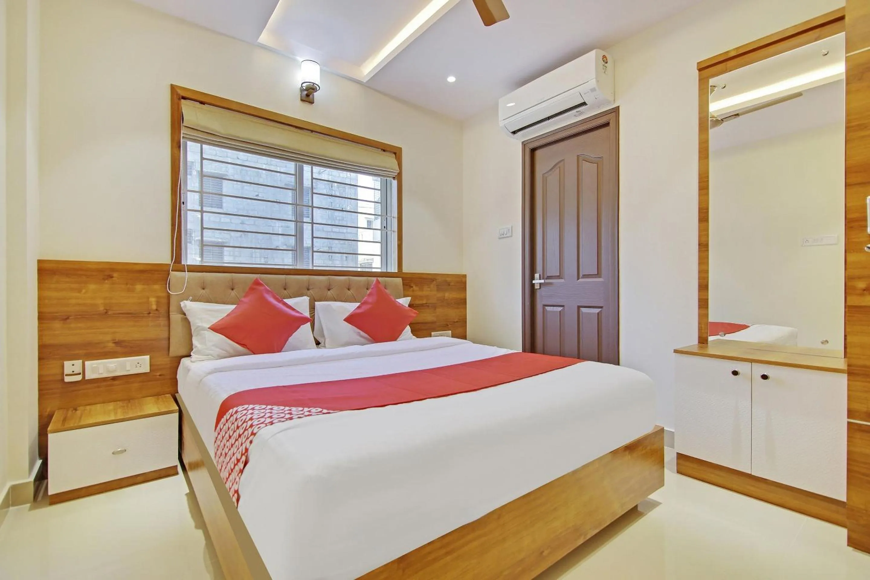 Bedroom in Super Collection O Withinn Hotel