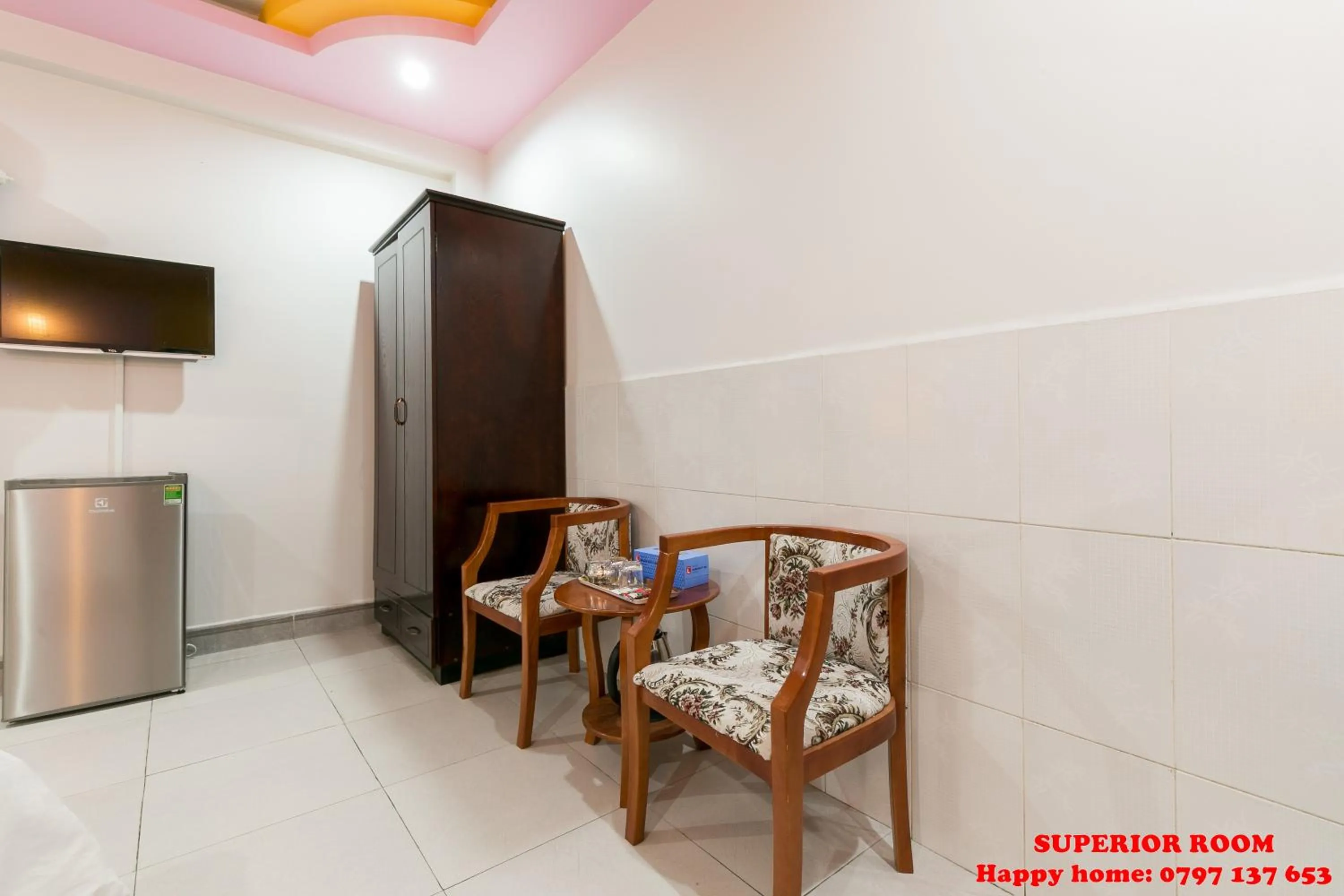 Communal lounge/ TV room in Happy Home