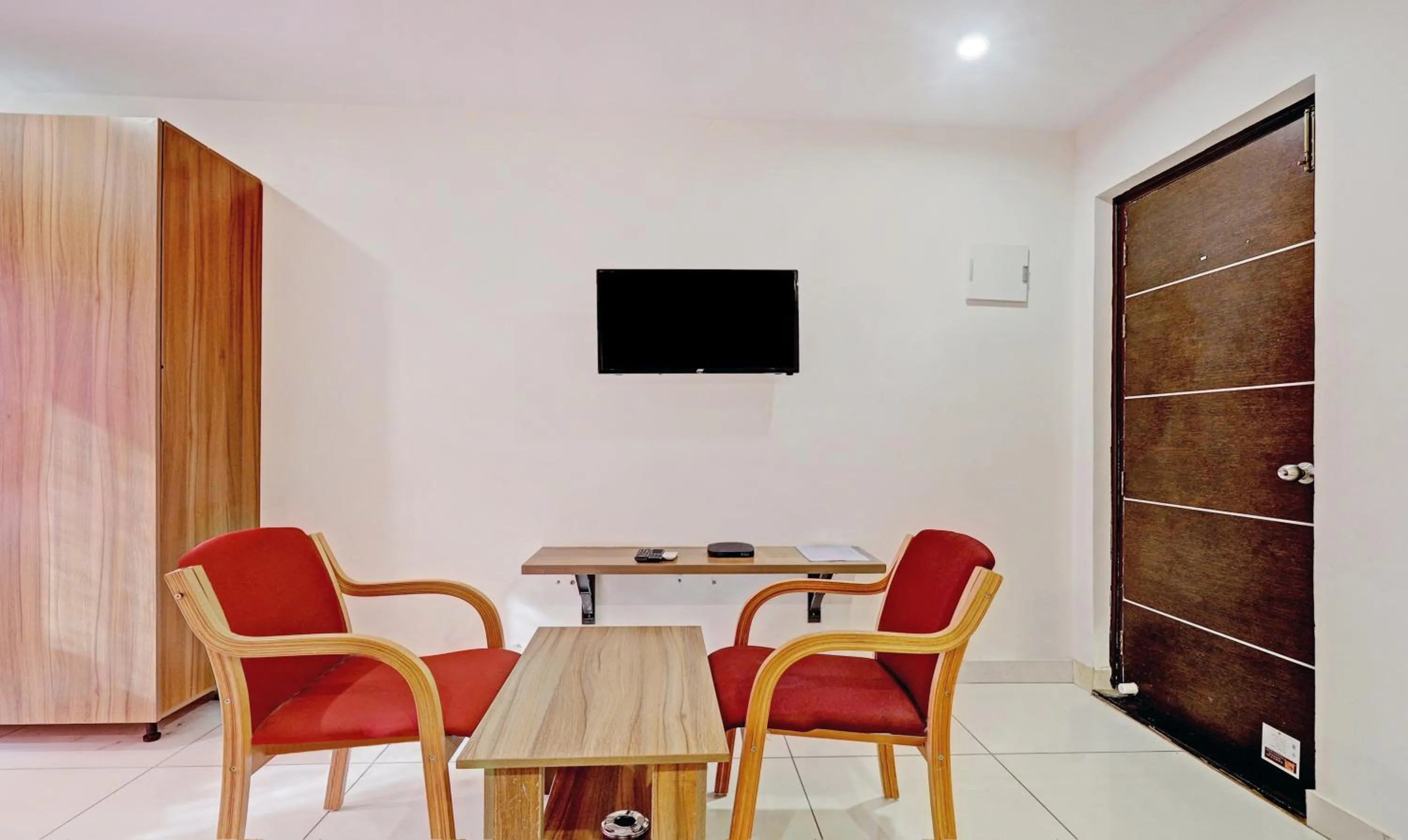 TV and multimedia in Treebo Sai Suites Inn Nagavara