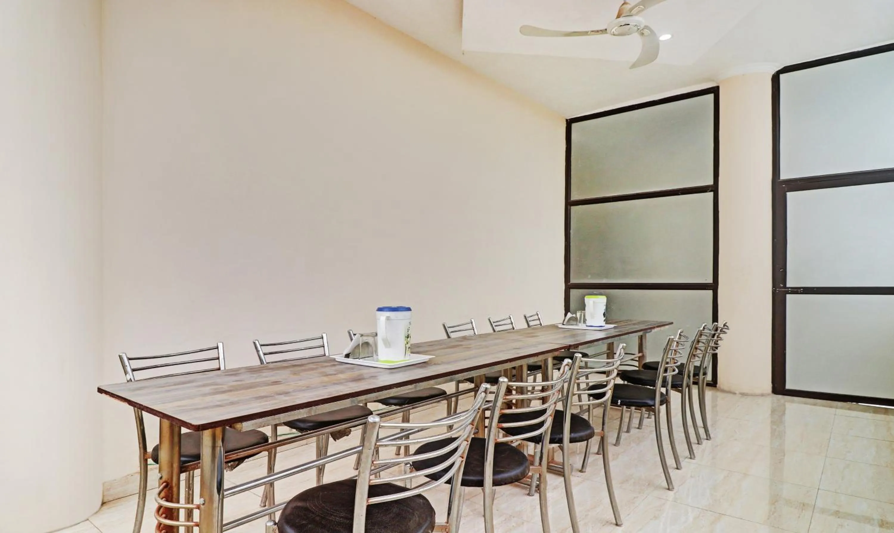 Seating area in Hotel Albie Stay Inn