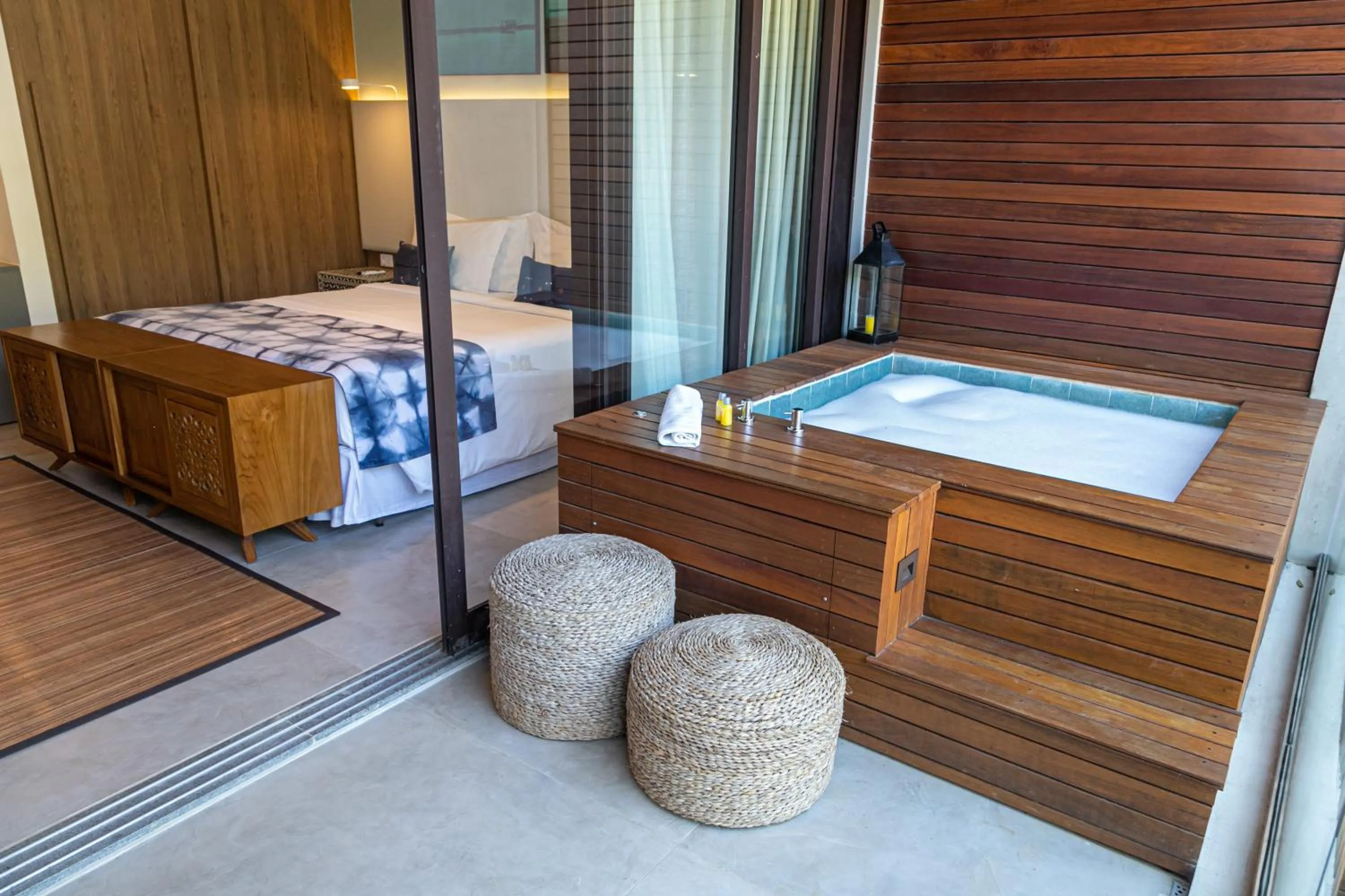 Open Air Bath, Bed in Casa Di Sirena Ilhabela