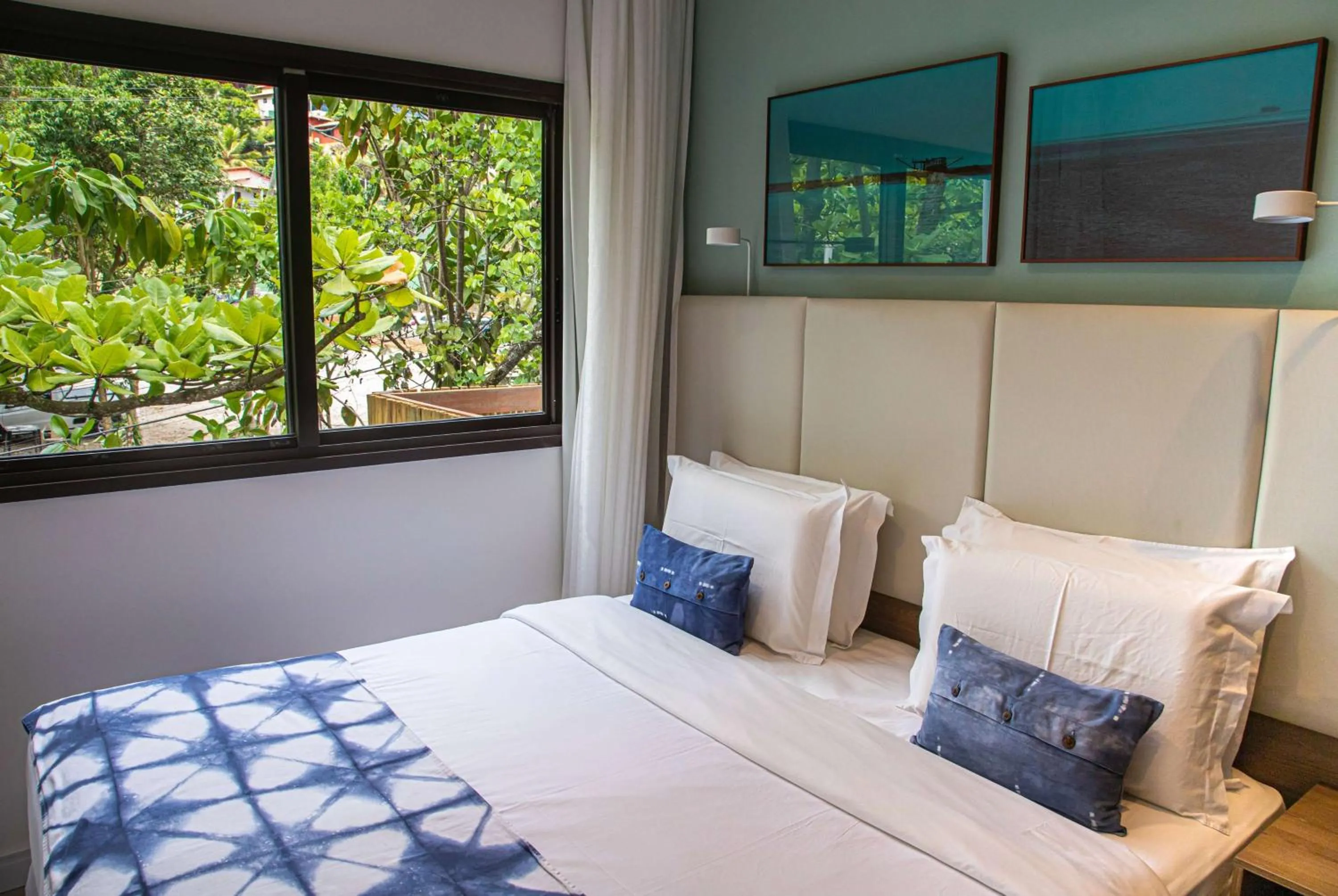 Photo of the whole room, Bed in Casa Di Sirena Ilhabela