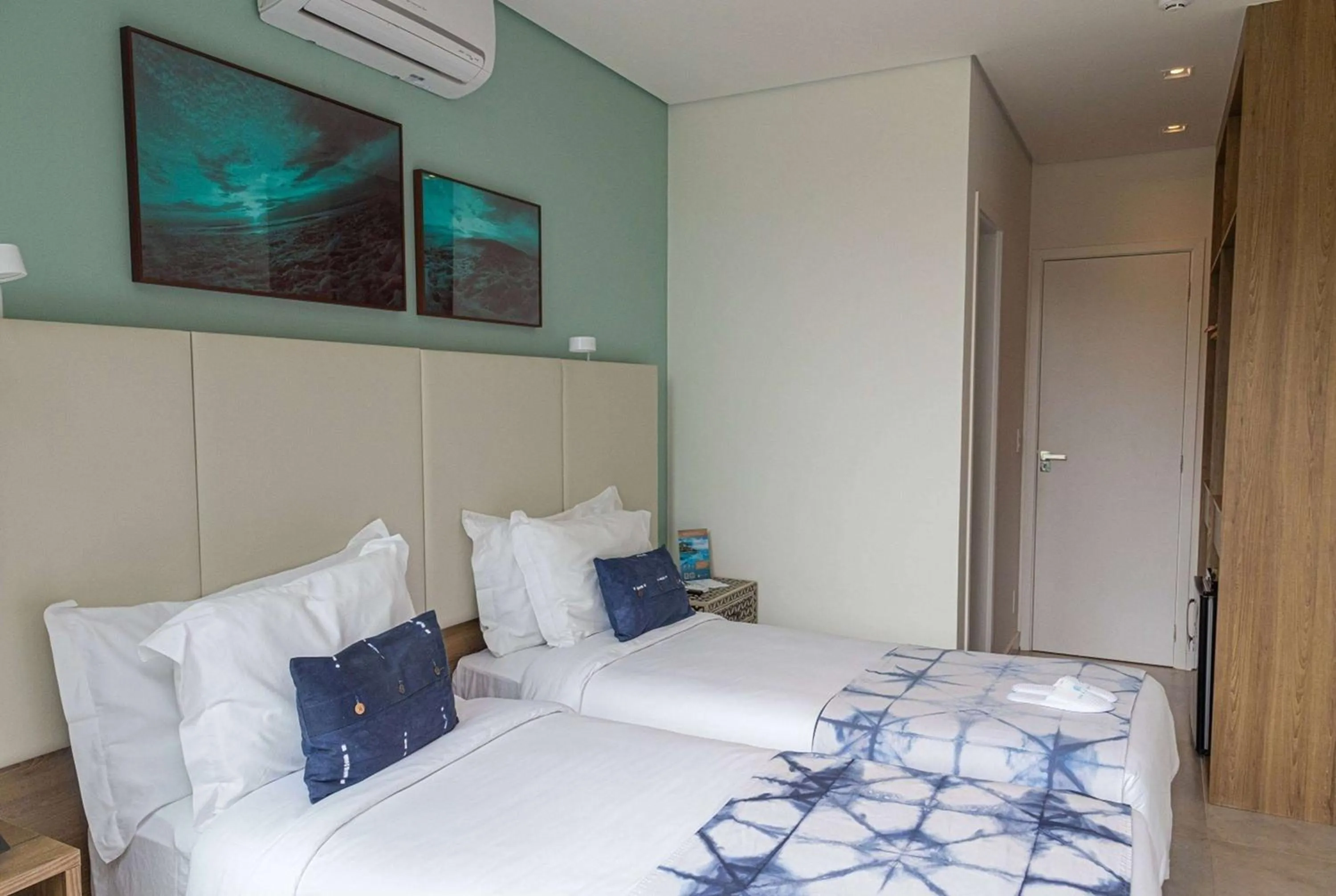 Photo of the whole room, Bed in Casa Di Sirena Ilhabela