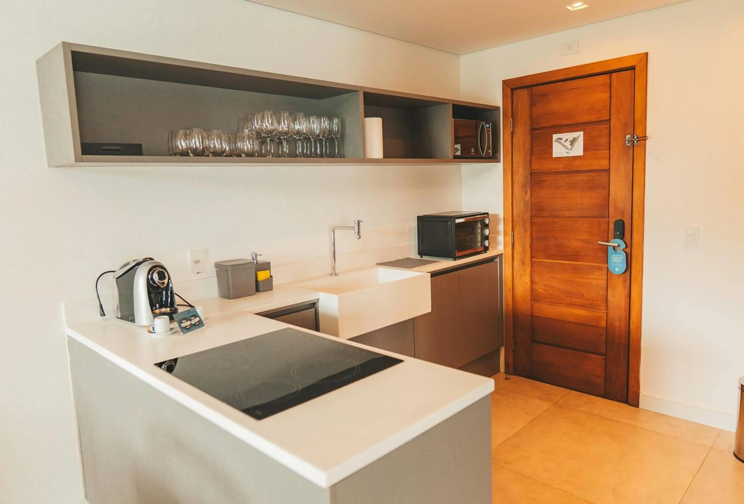 Photo of the whole room in Casa Di Sirena Ilhabela