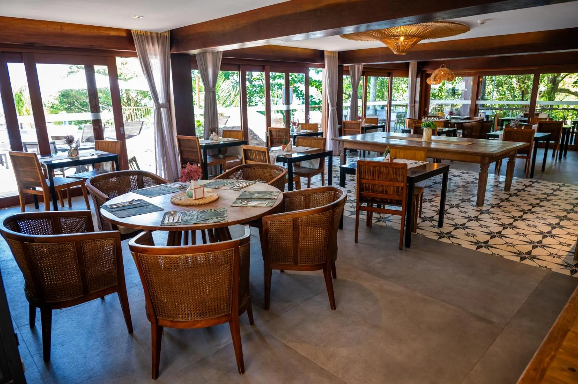 Restaurant/places to eat in Casa Di Sirena Ilhabela