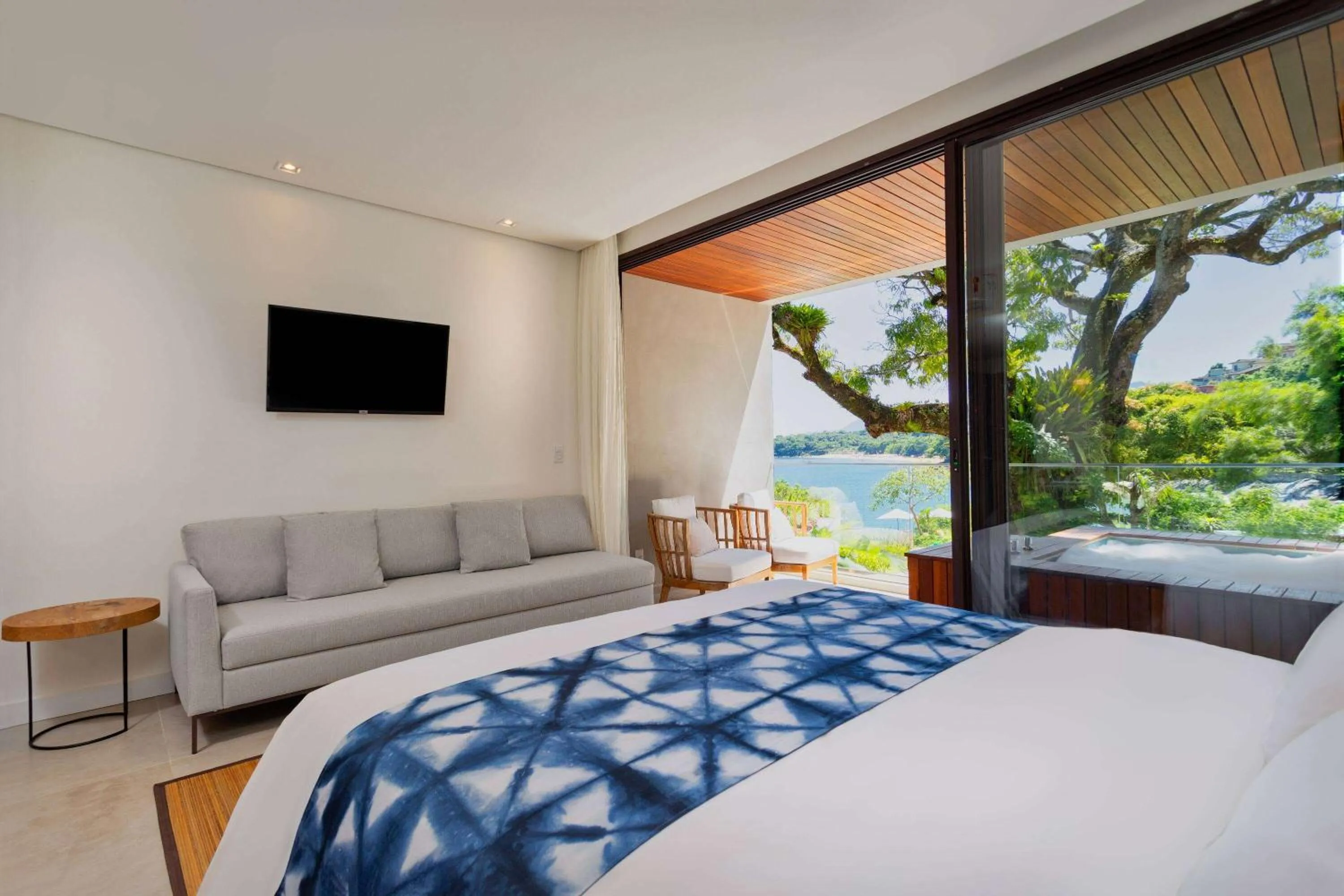 Photo of the whole room, Bed in Casa Di Sirena Ilhabela