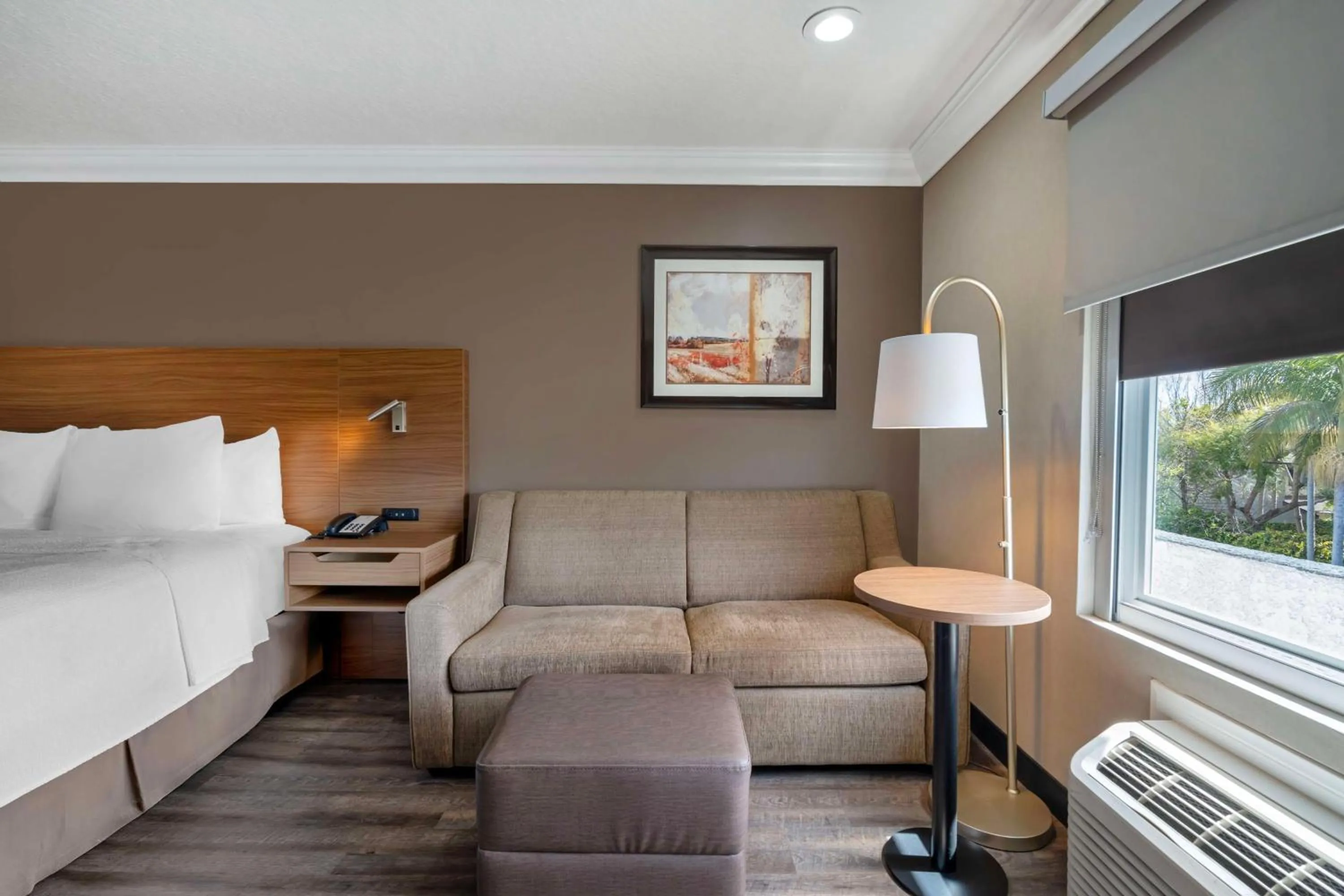 Bedroom, Bed in Best Western Plus Newport Mesa Inn