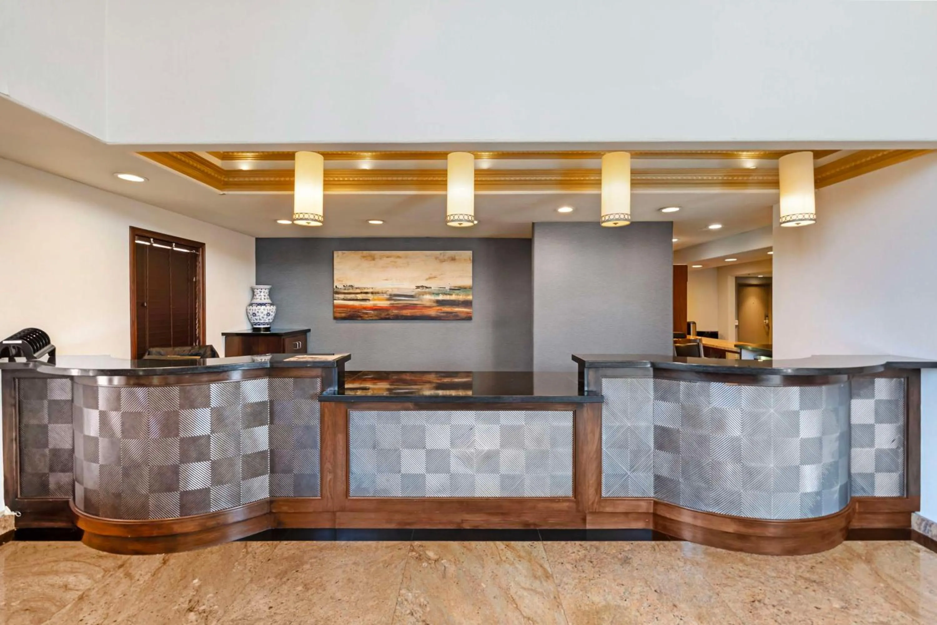 Lobby or reception in Best Western Plus Newport Mesa Inn