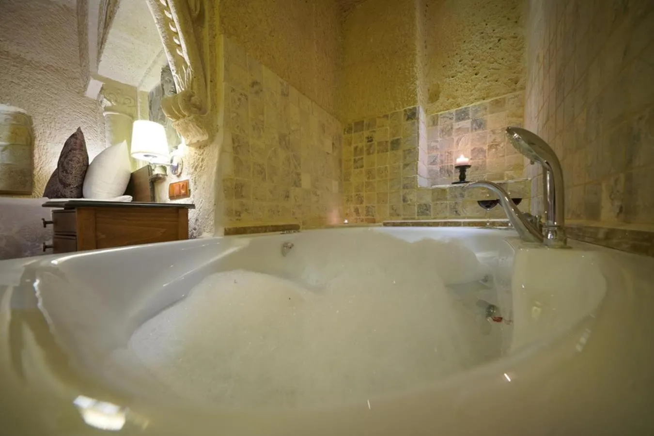 Bath in Arte Cave Hotel