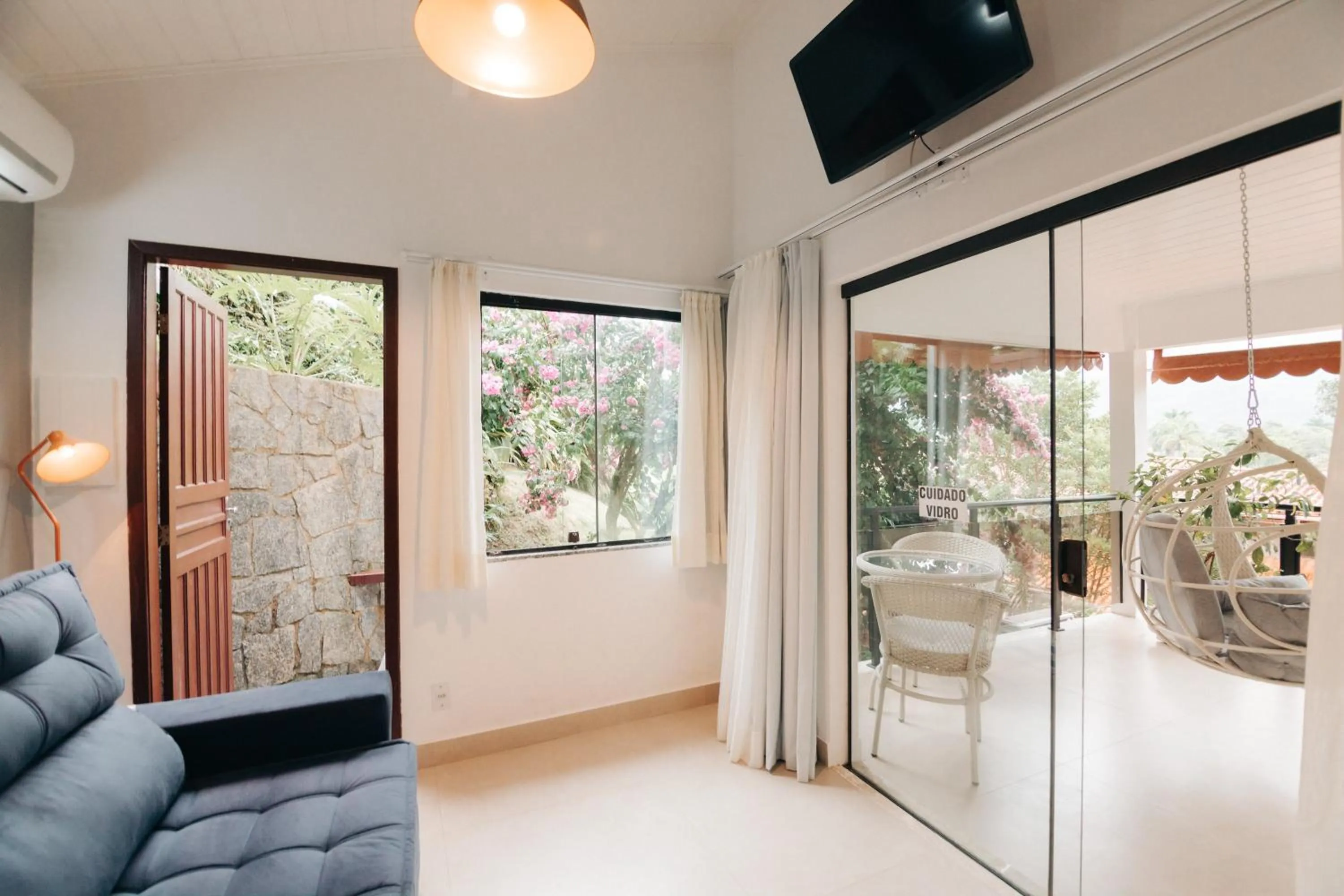 TV and multimedia in Angra Boutique Hotel