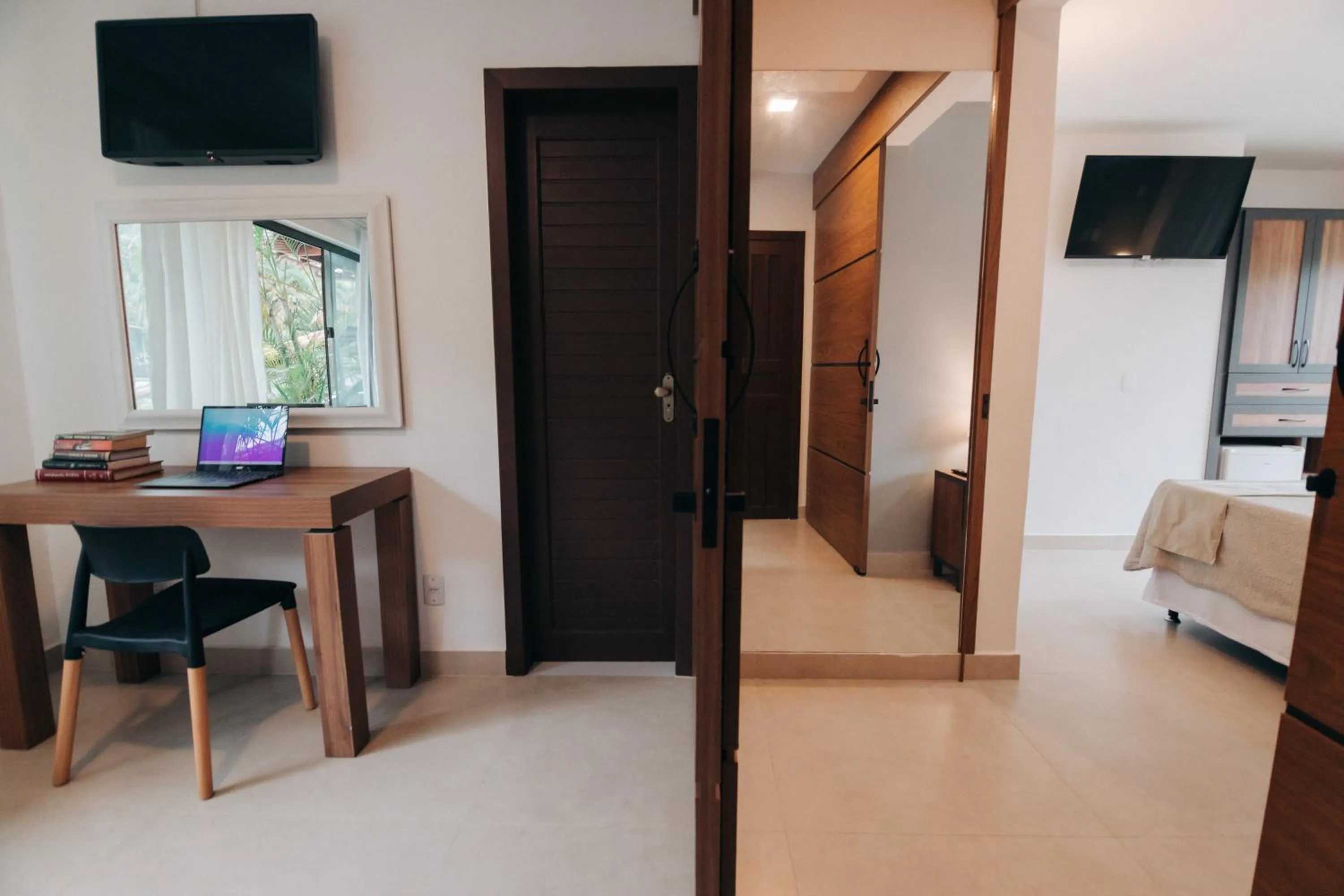 TV and multimedia in Angra Boutique Hotel