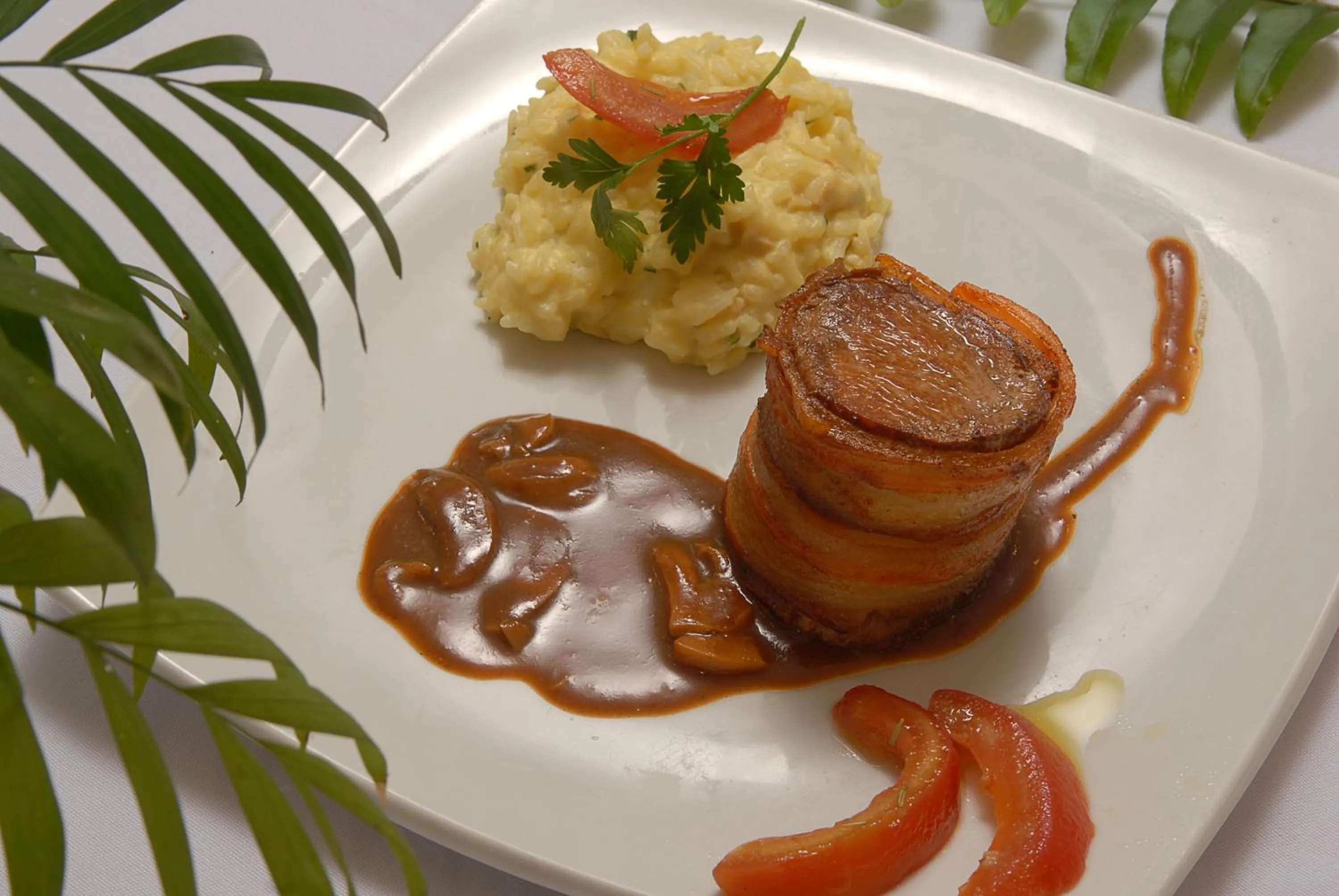 Restaurant/places to eat in Angra Boutique Hotel