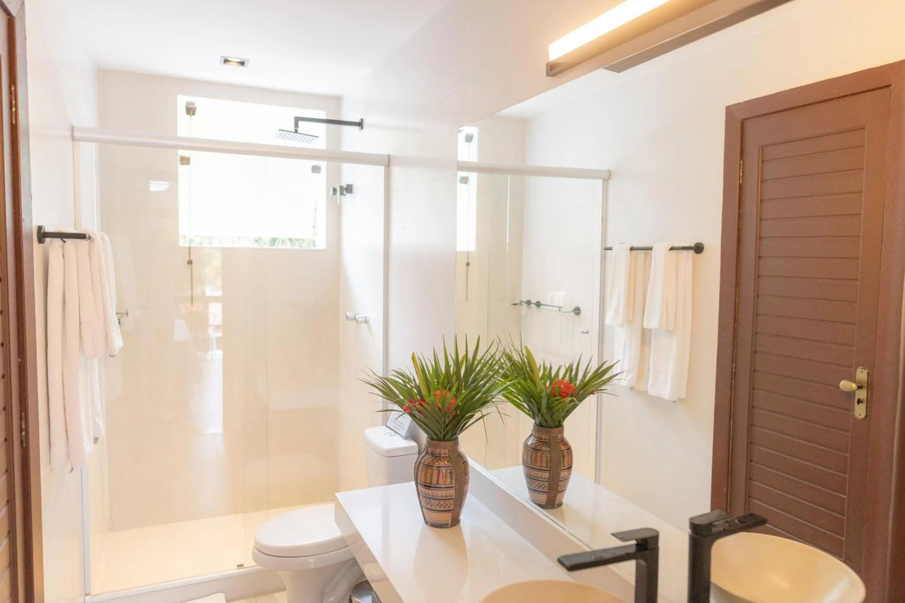 Shower in Angra Boutique Hotel