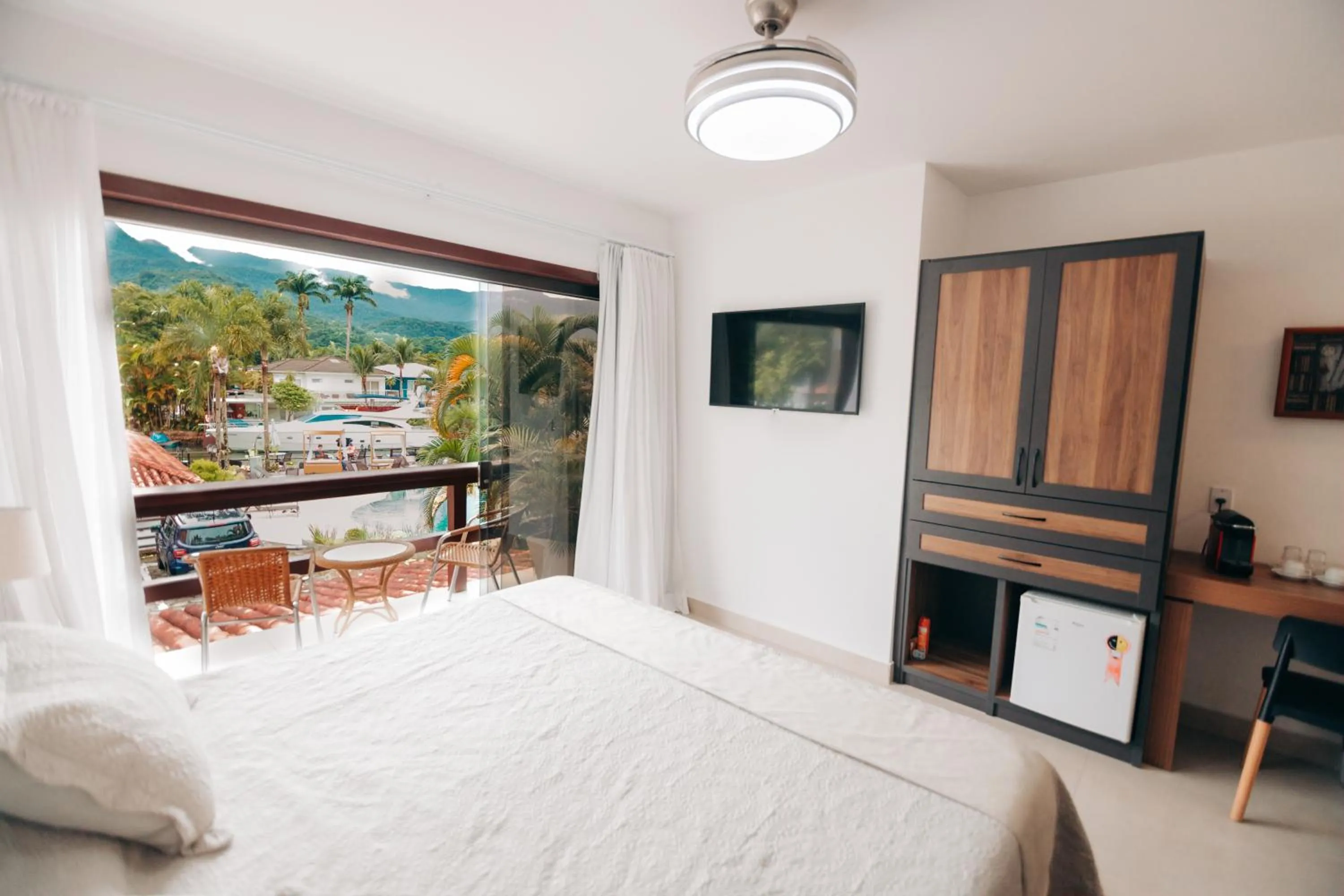 Bed in Angra Boutique Hotel