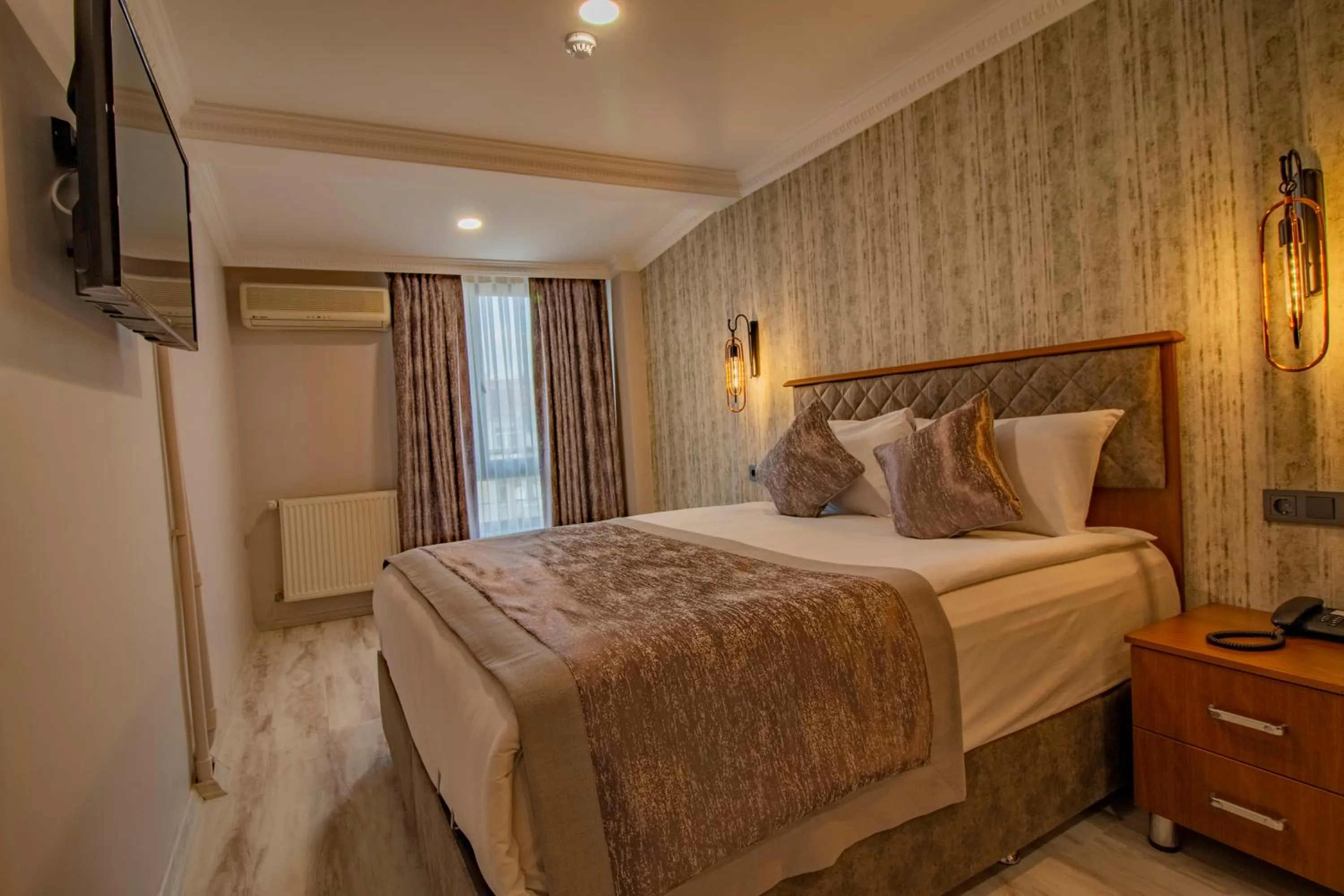 Bed in Avrasya Port Hotel