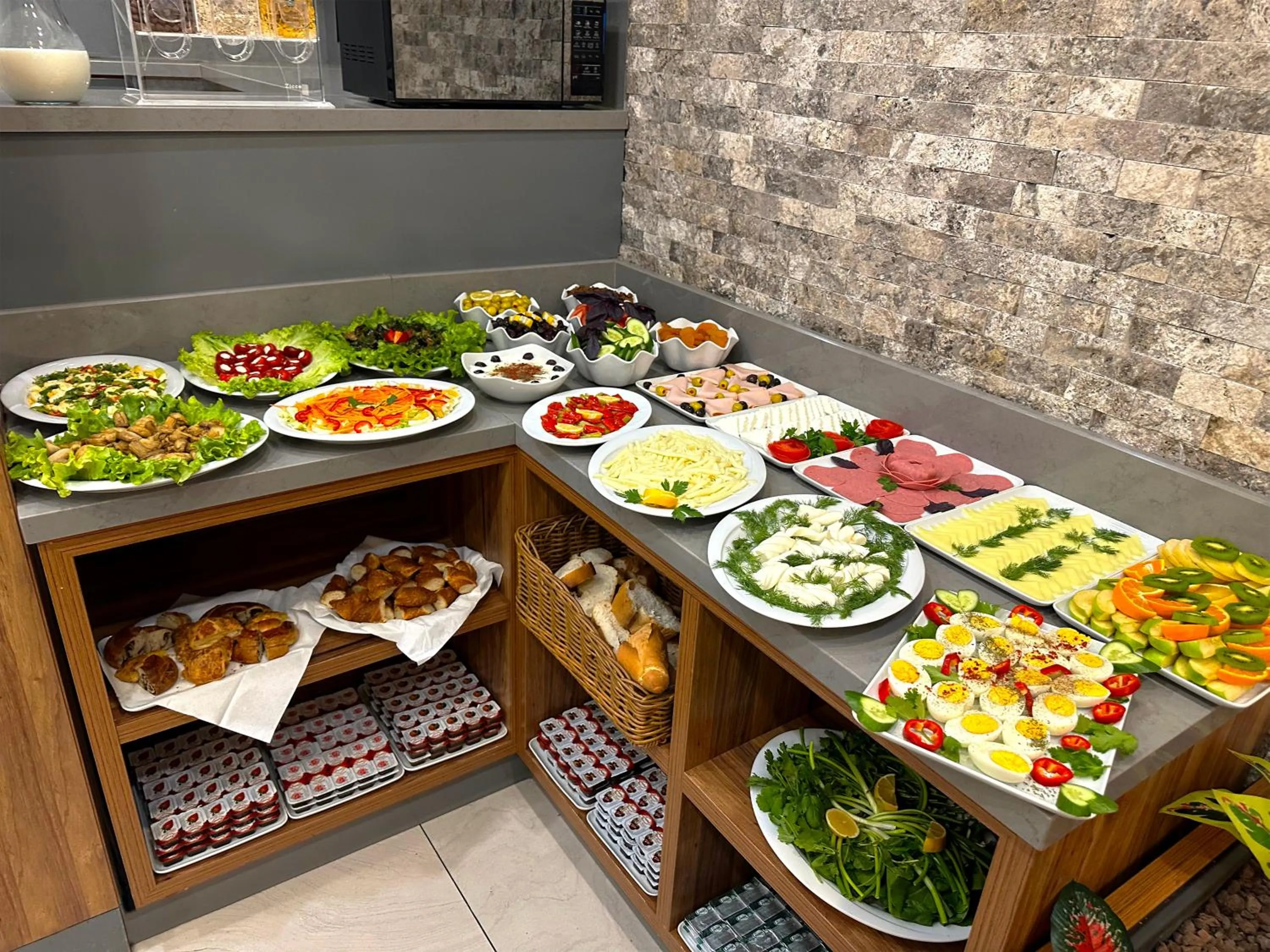 Food and drinks in Avrasya Port Hotel