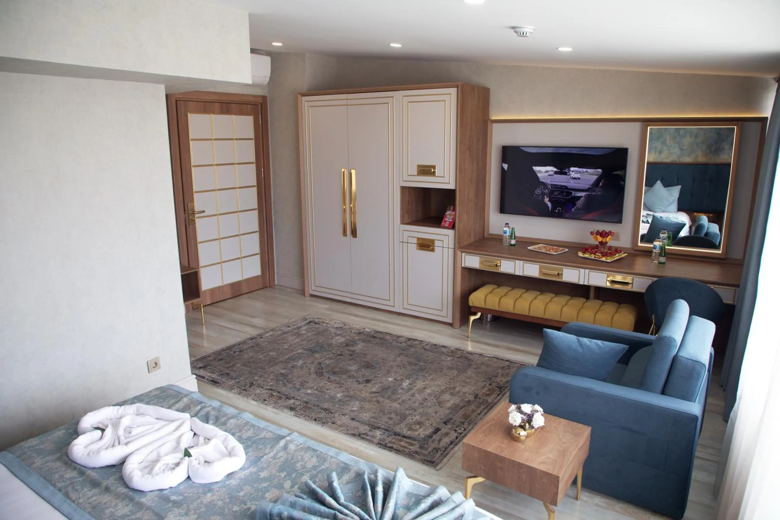 Photo of the whole room in Avrasya Port Hotel