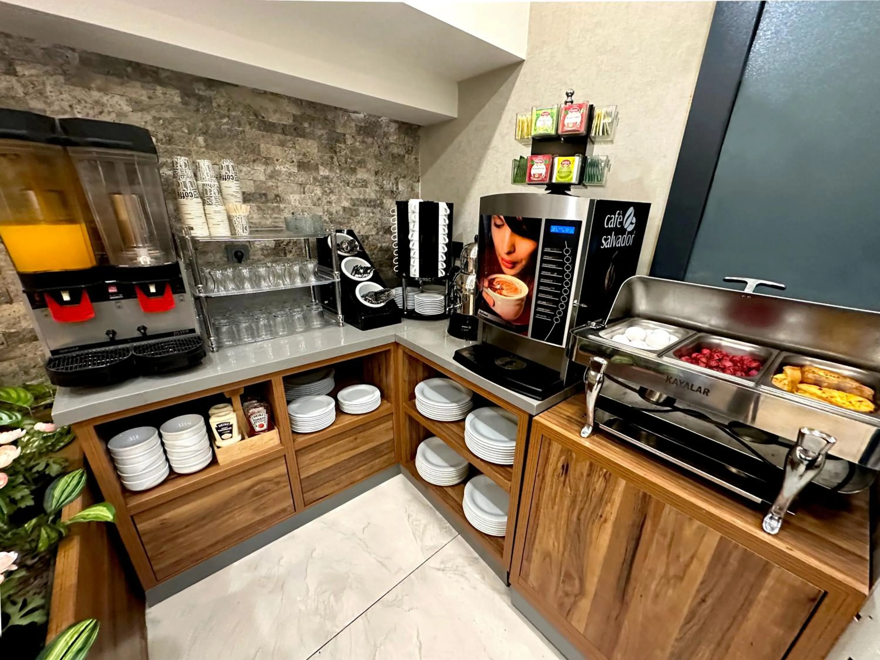 Food and drinks in Avrasya Port Hotel