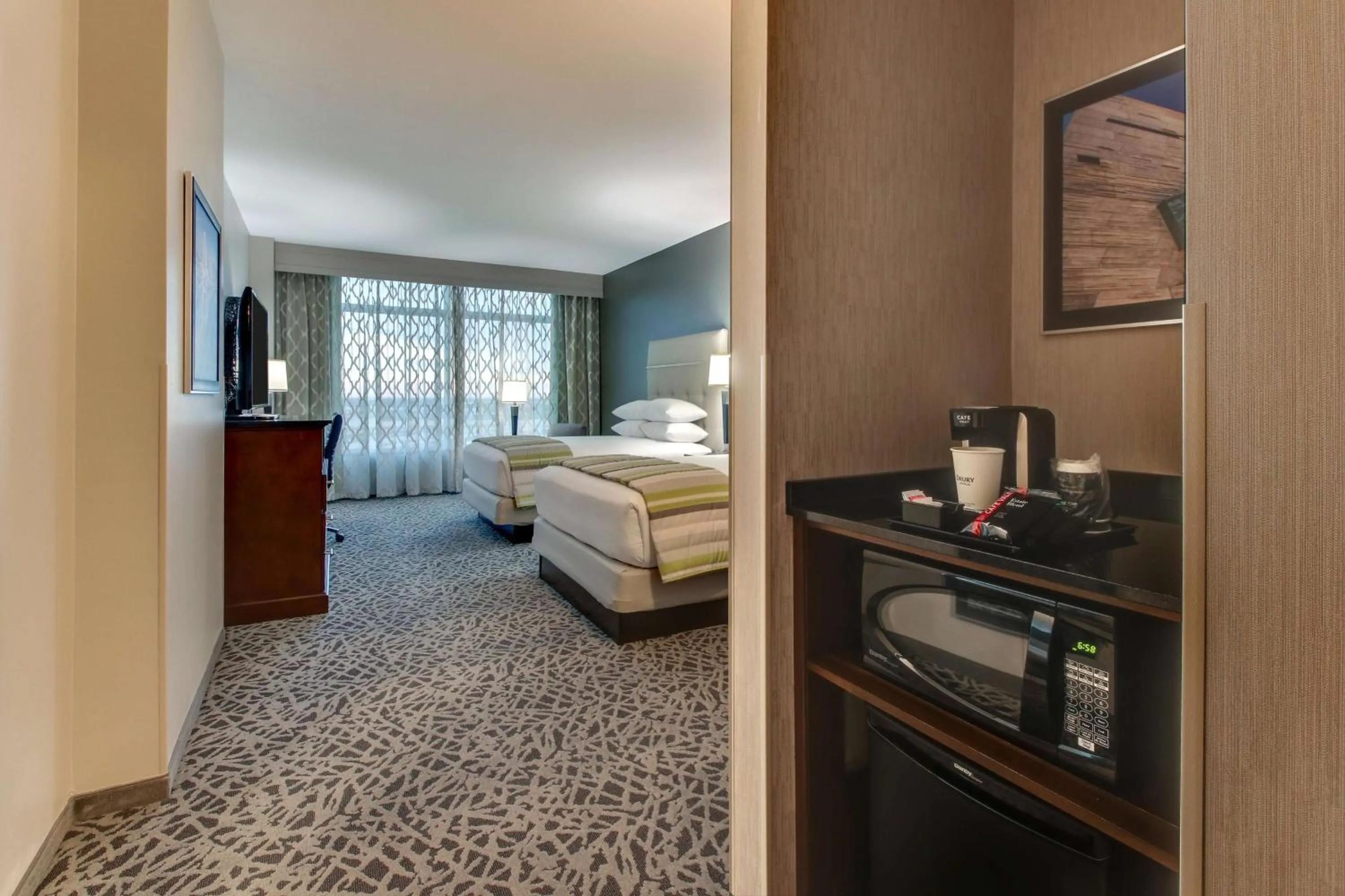 Photo of the whole room, Bed in Drury Plaza Hotel Dallas Richardson