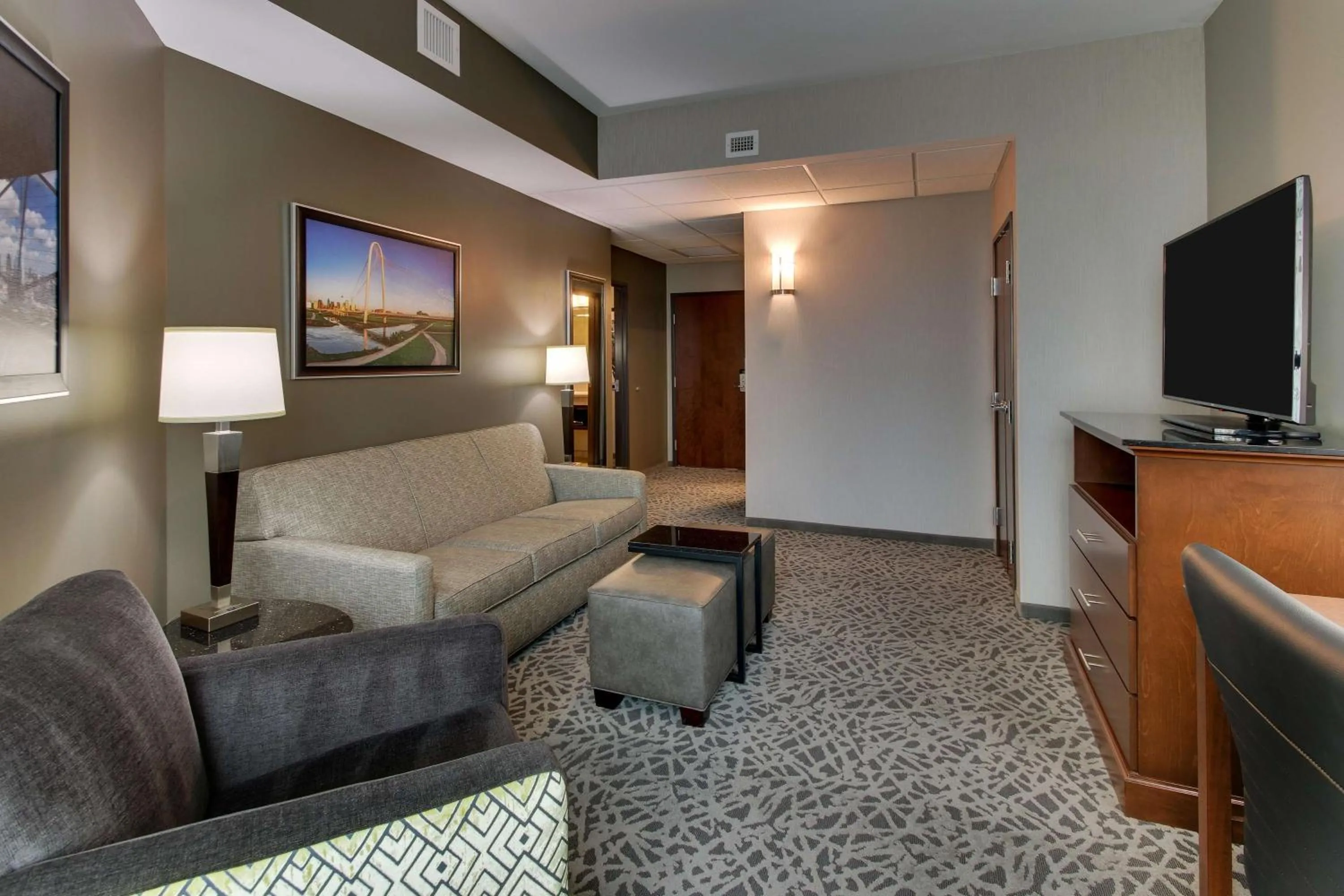 Photo of the whole room in Drury Plaza Hotel Dallas Richardson