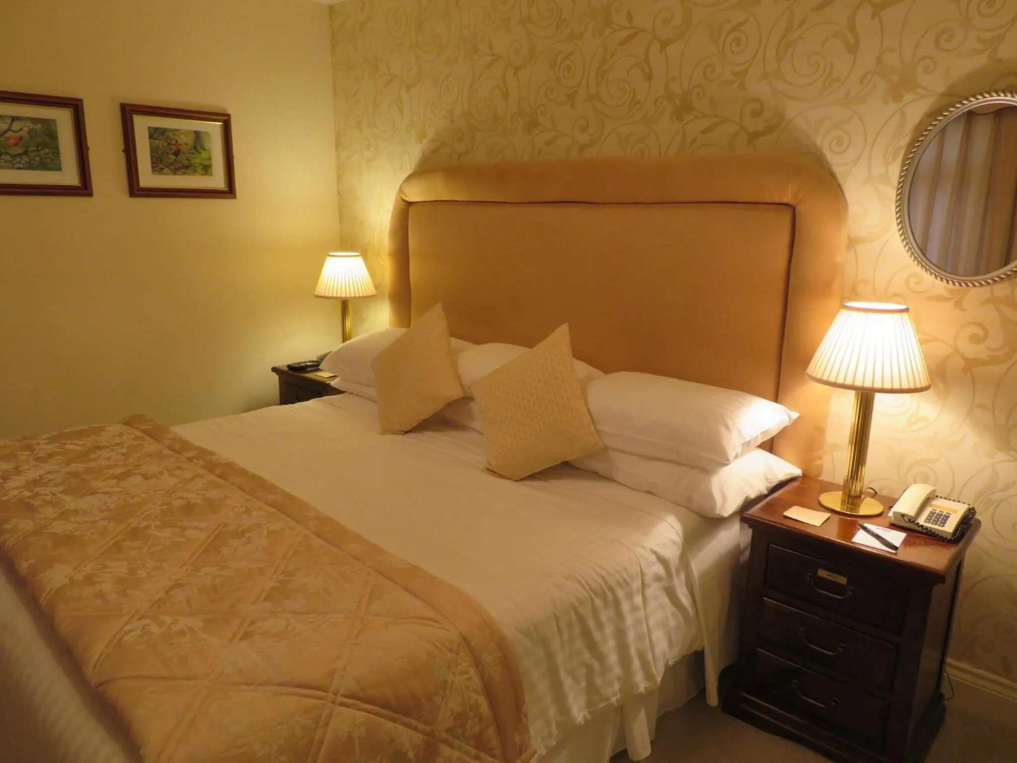 Bedroom, Bed in Brook Manor Lodge