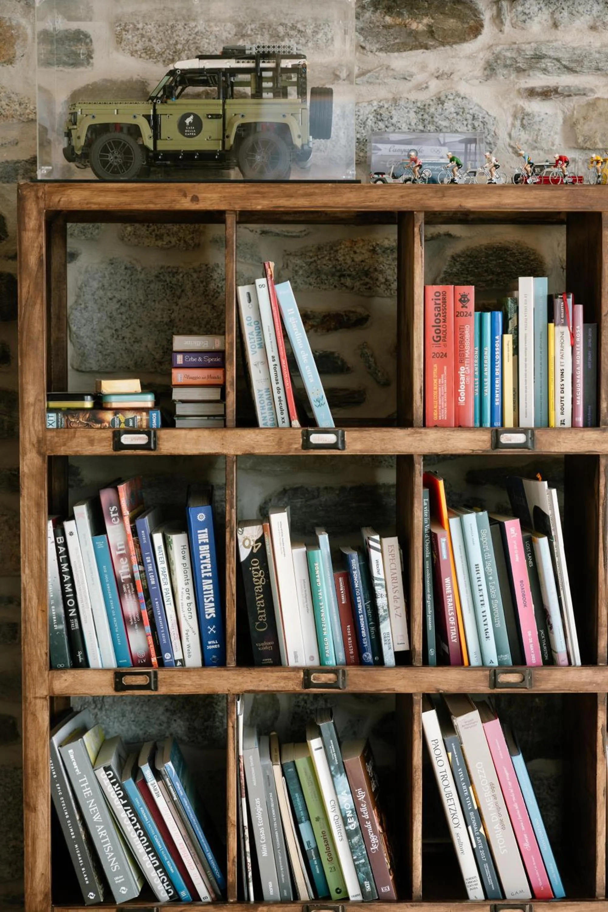 Library in Casa della Capra