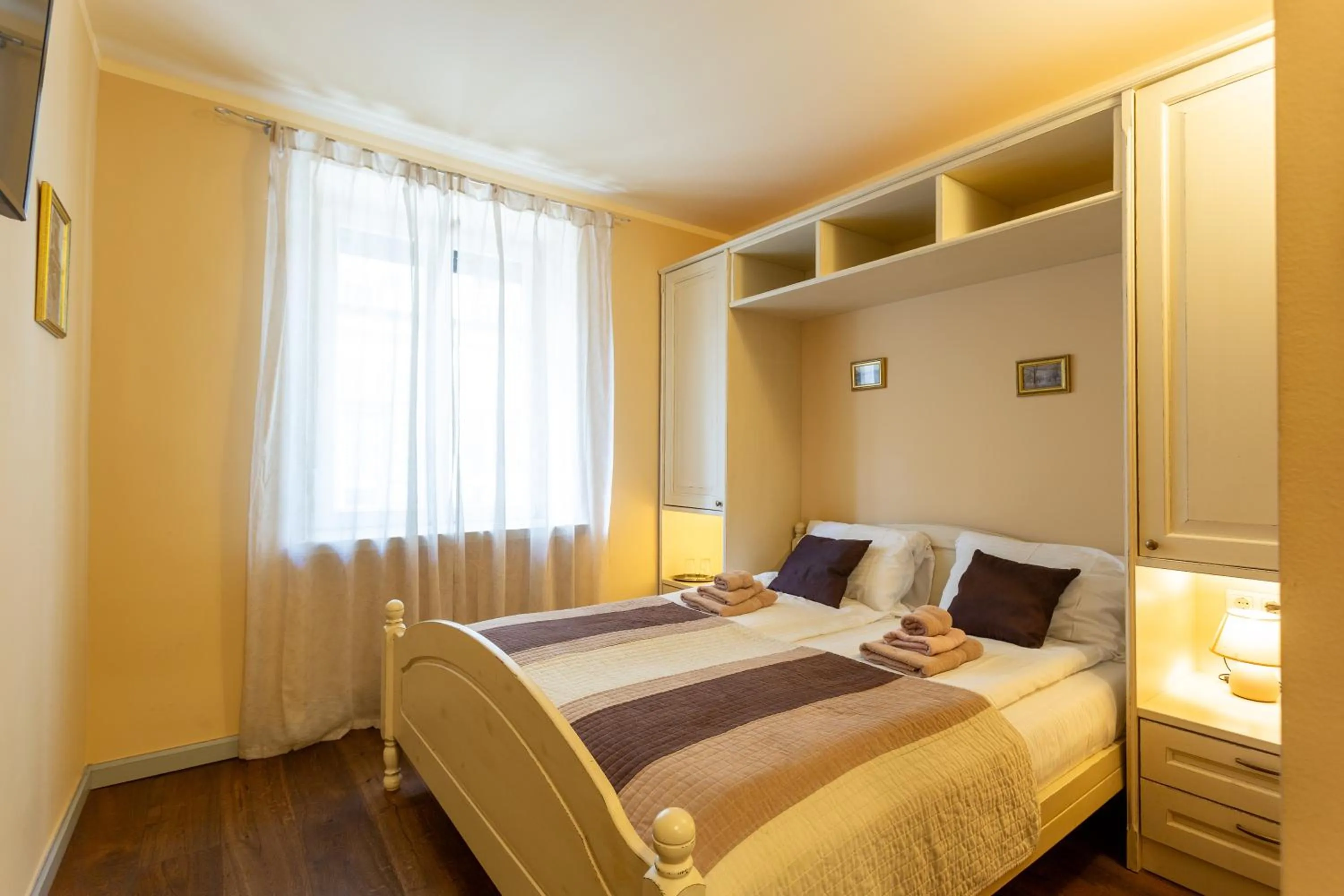 Bed in Patrick's Pub