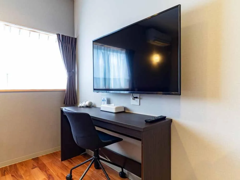 TV and multimedia in Beach Resort Hotel Kalakaua