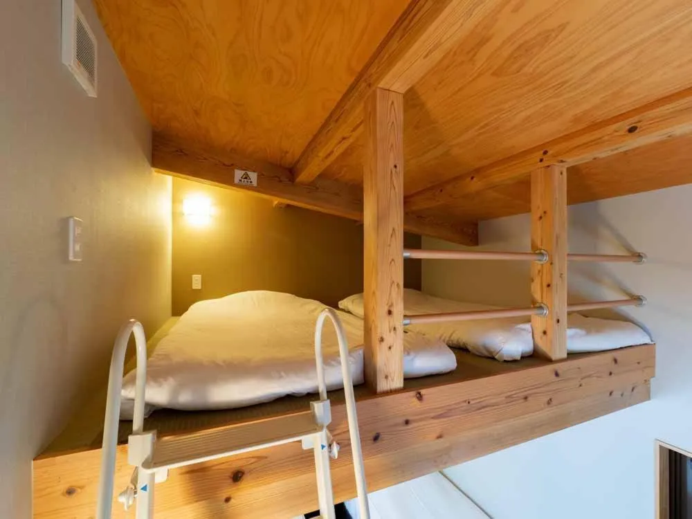 Bedroom, Bed in Beach Resort Hotel Kalakaua