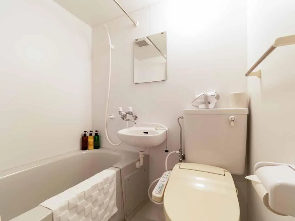 Shower in Beach Resort Hotel Kalakaua