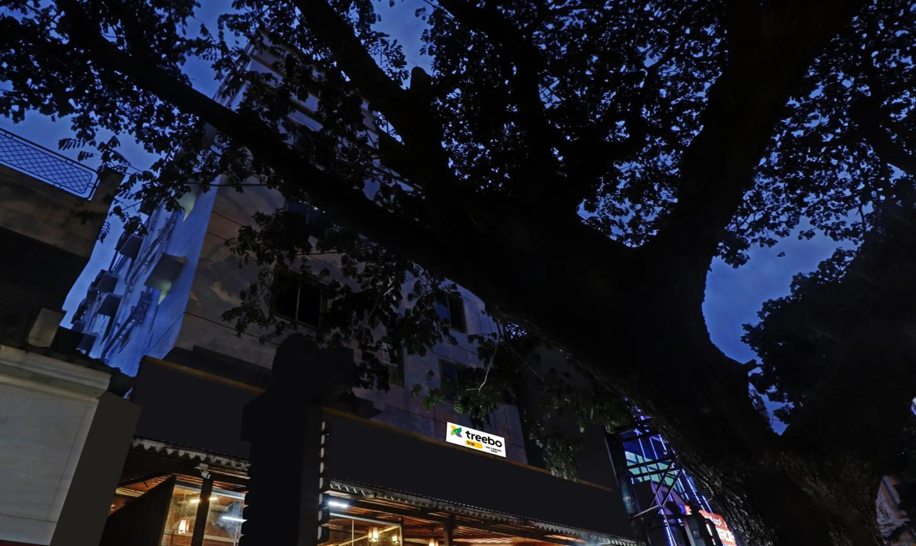 Property building in Itsy Hotels HSR Comfort