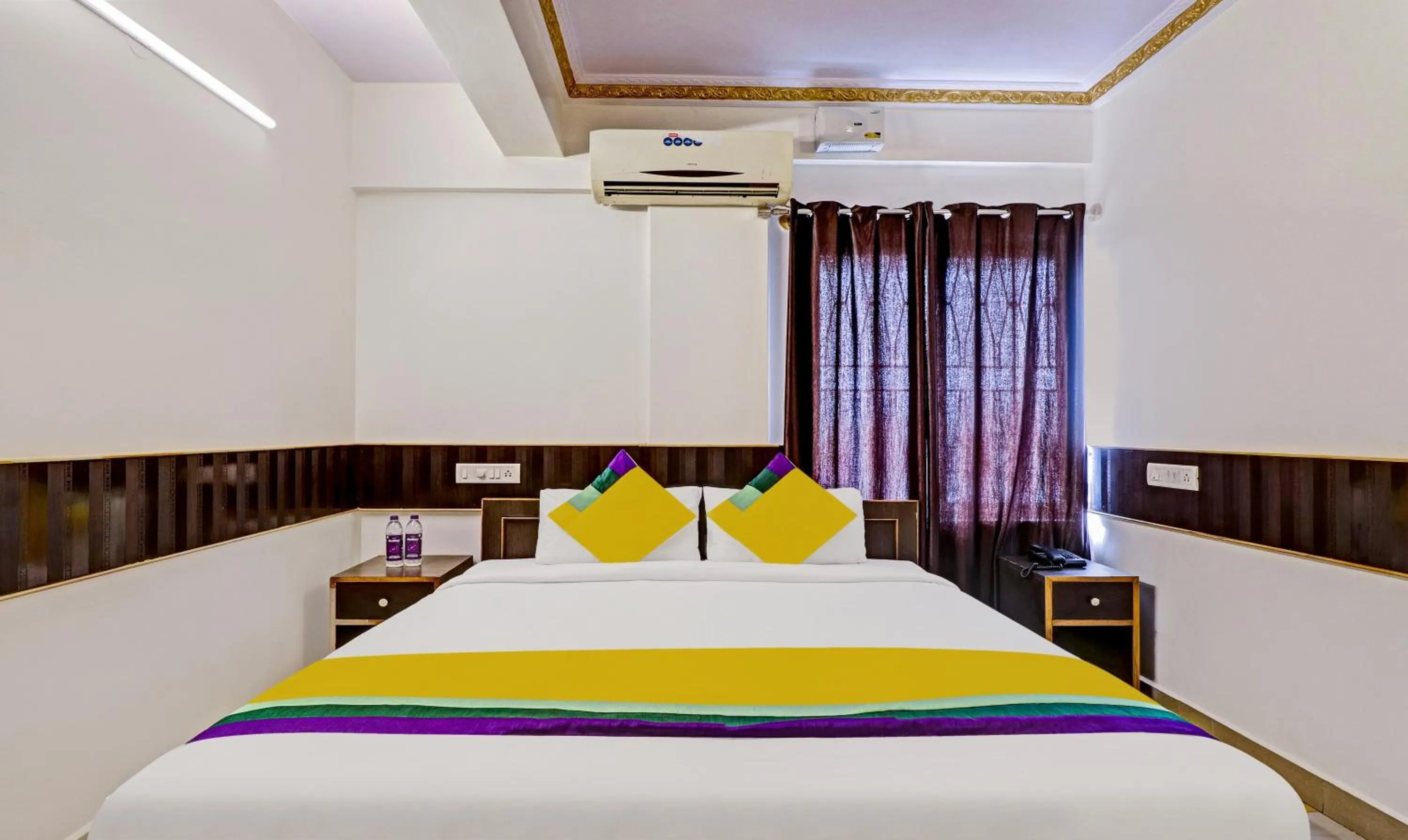 Bedroom, Bed in Itsy Hotels HSR Comfort