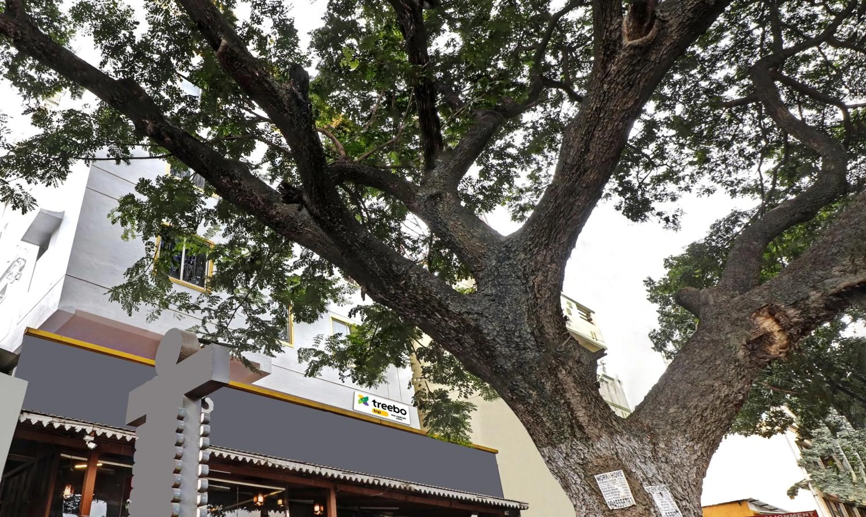 Property building in Itsy Hotels HSR Comfort