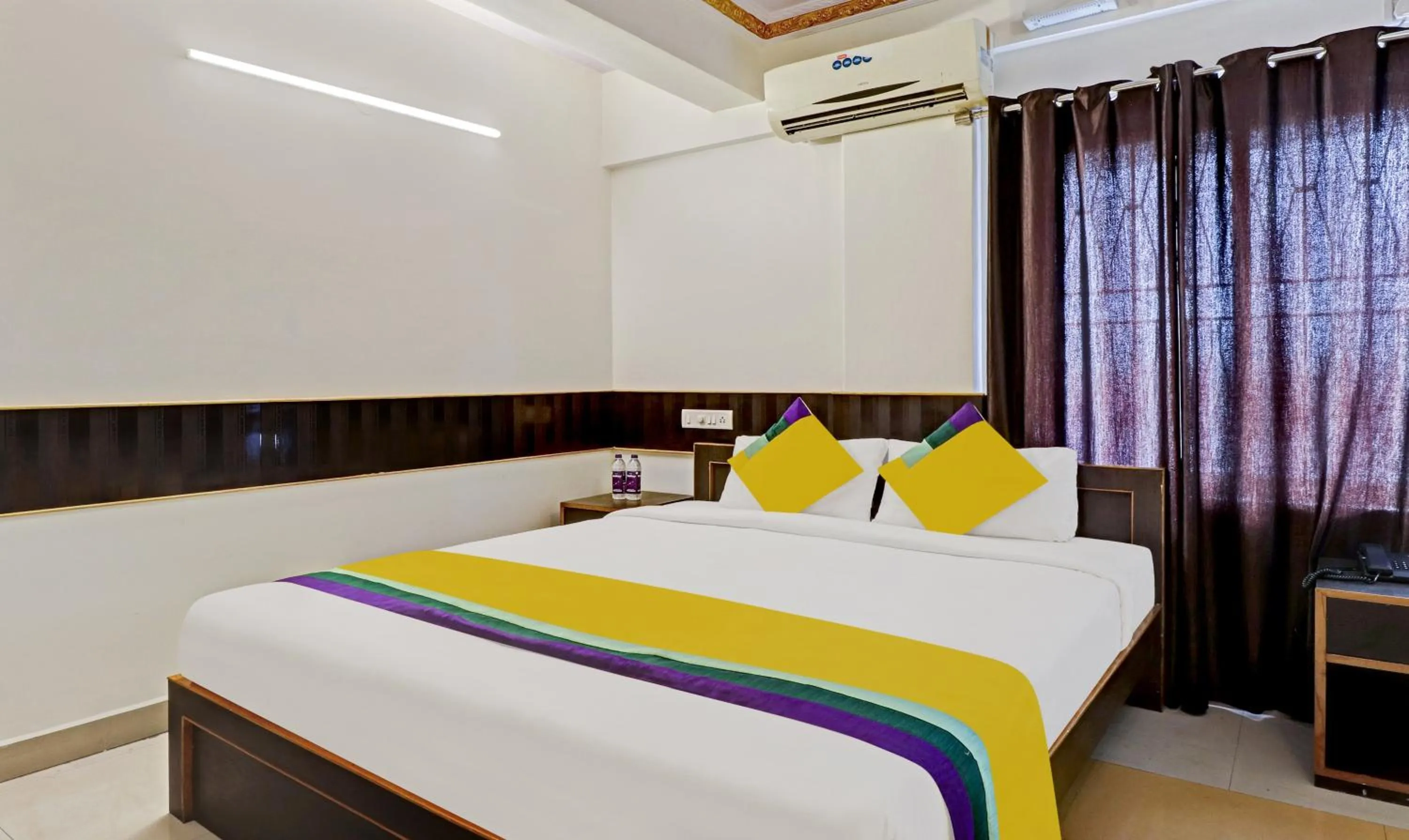 Bedroom, Bed in Itsy Hotels HSR Comfort
