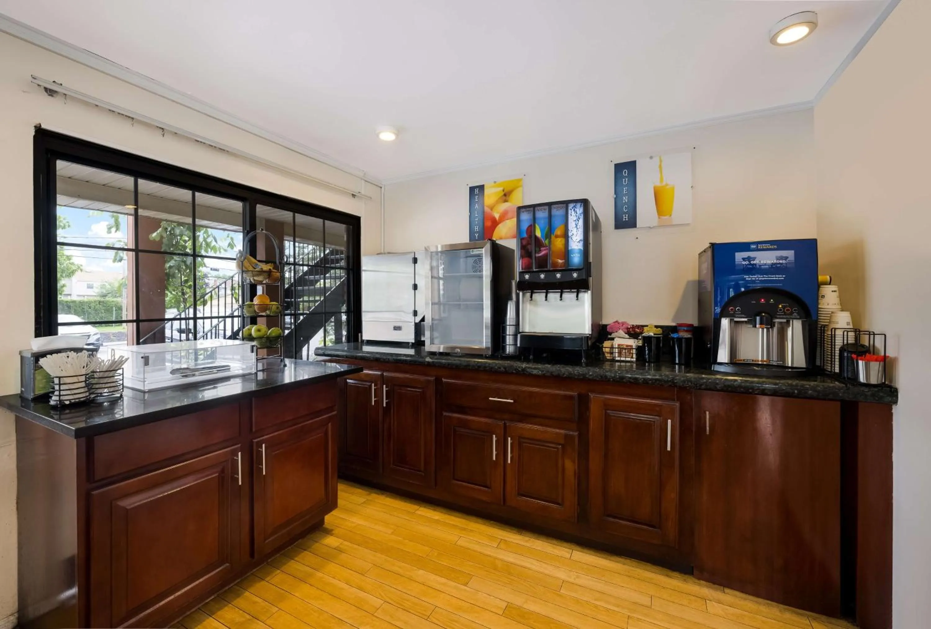 Breakfast in SureStay Plus by Best Western Woodbury Inn