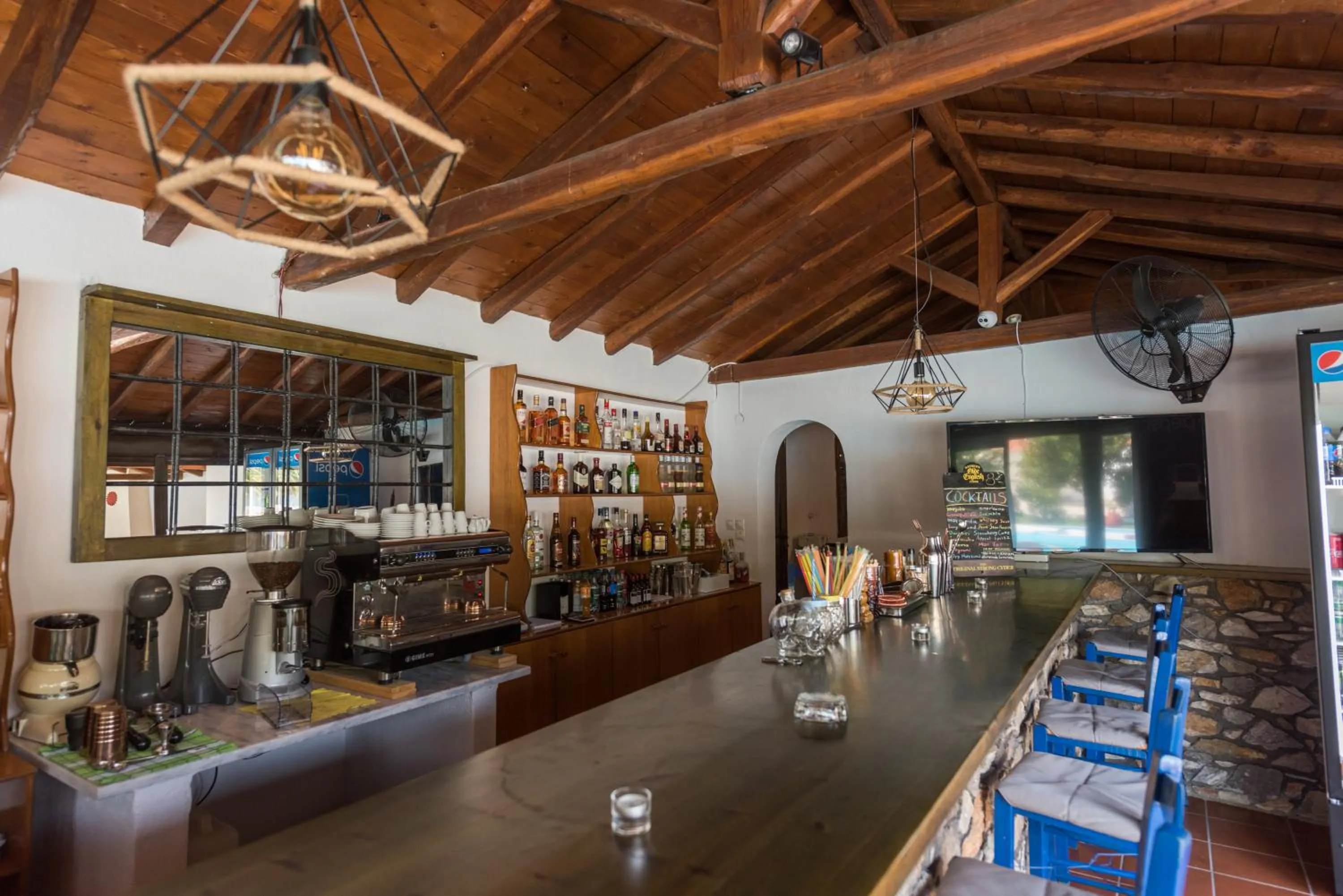 Lounge or bar in STRAWBERRY Skiathos