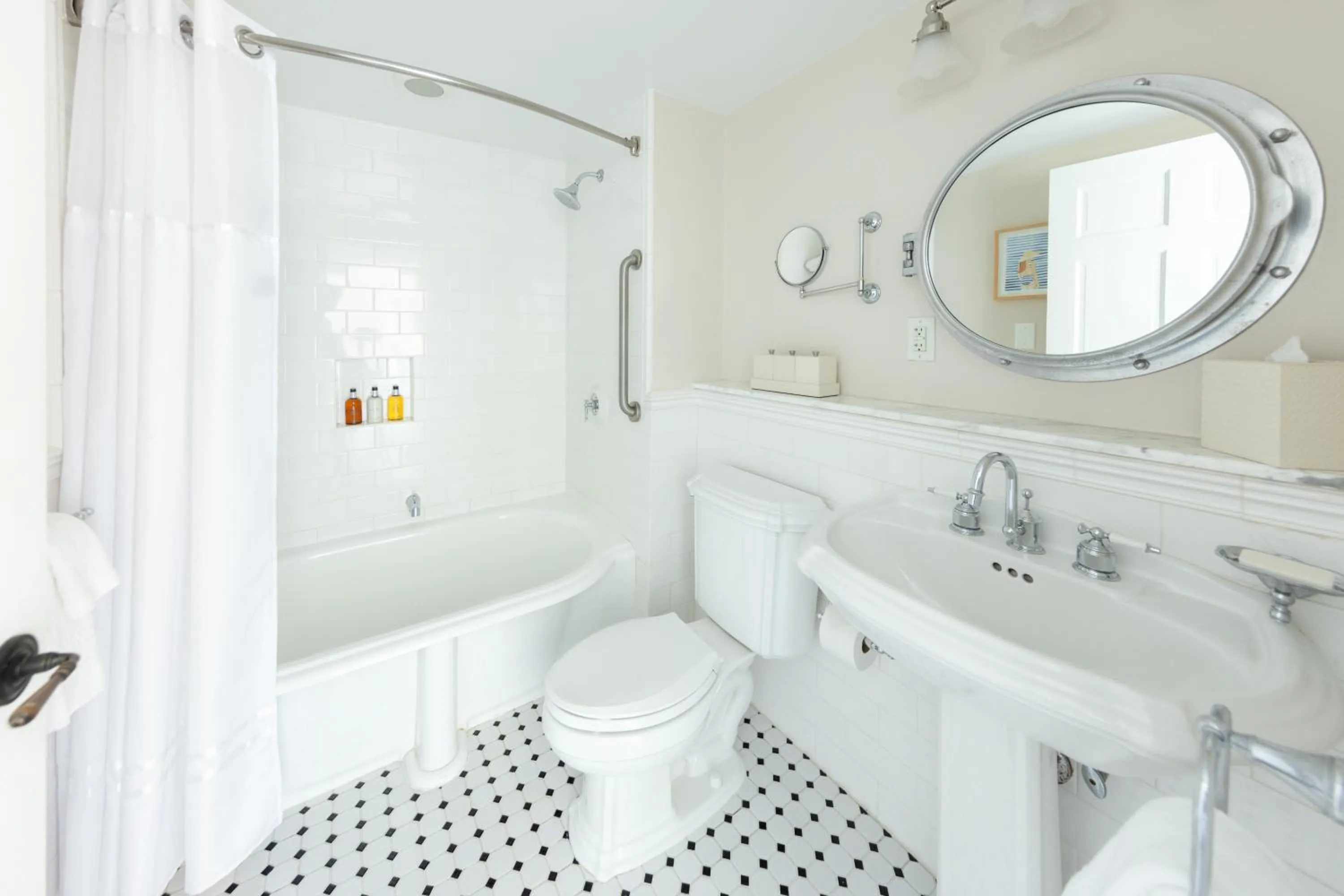 Bathroom in Chatham Bars Inn