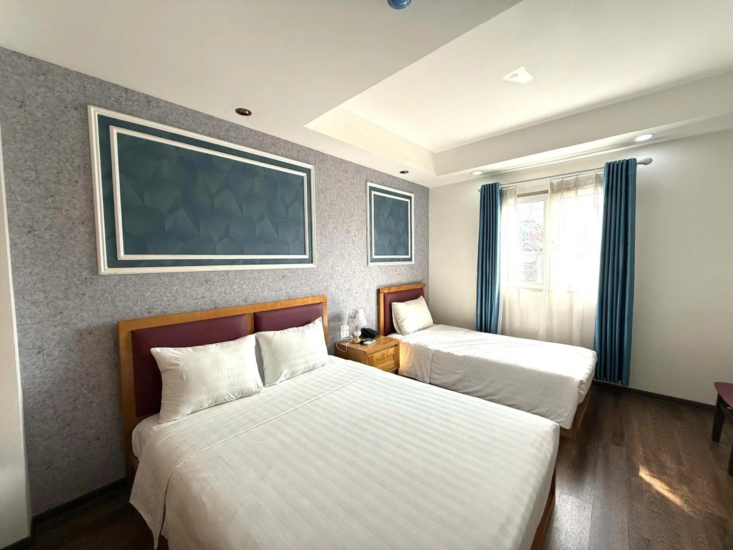 Bedroom, Bed in Holiday Suites Hotel & Spa