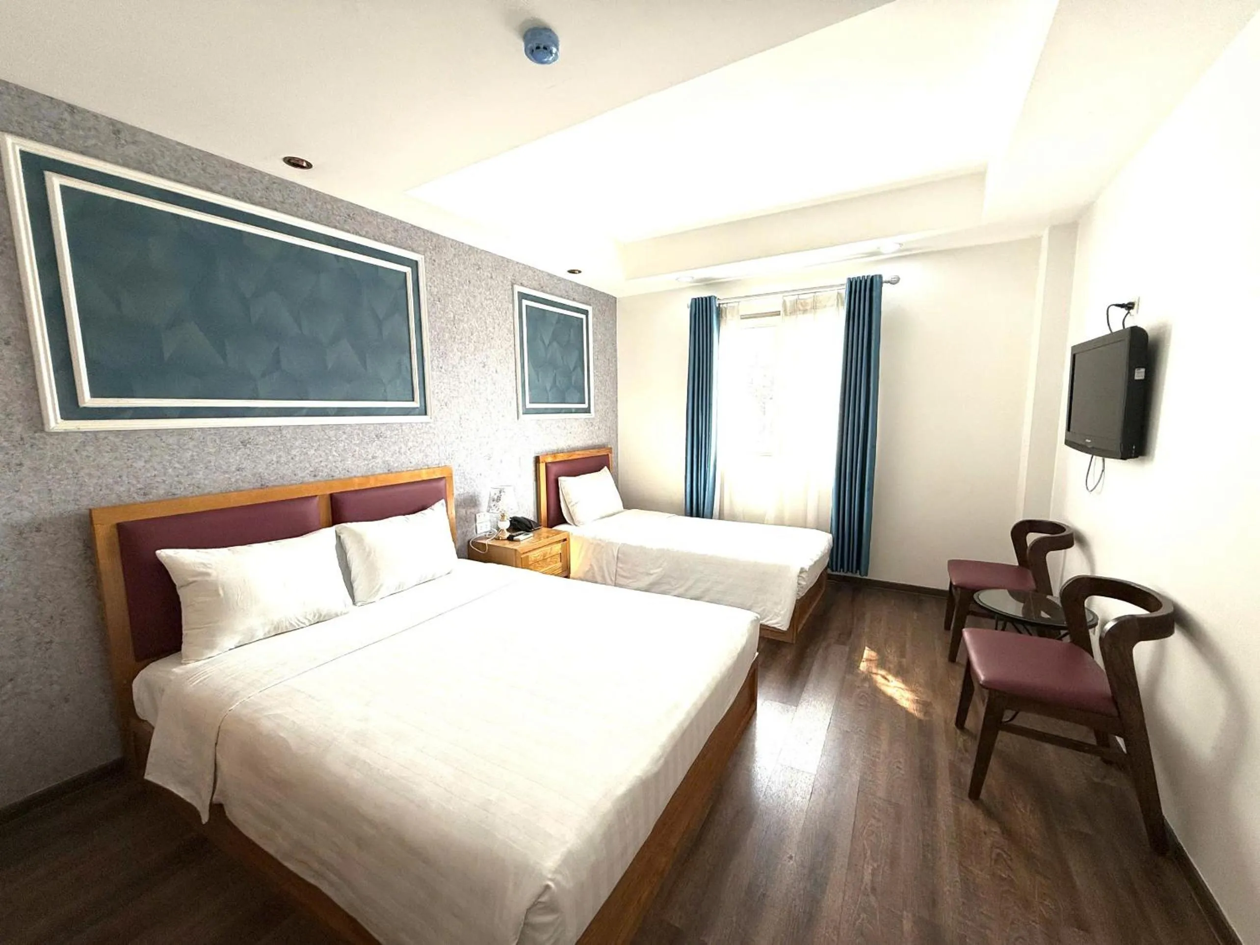 Bedroom, Bed in Holiday Suites Hotel & Spa
