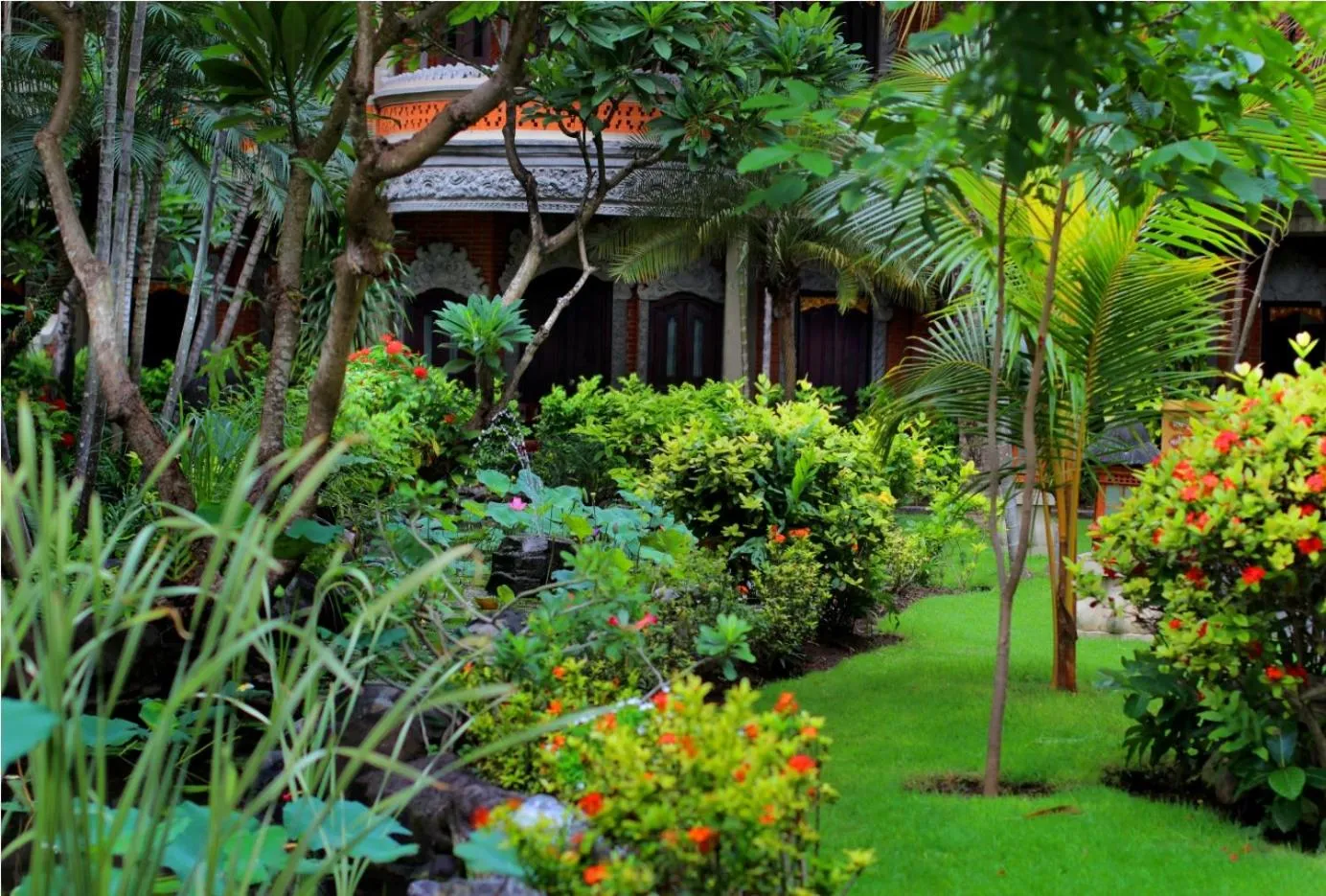Garden in Adi Dharma Hotel Kuta