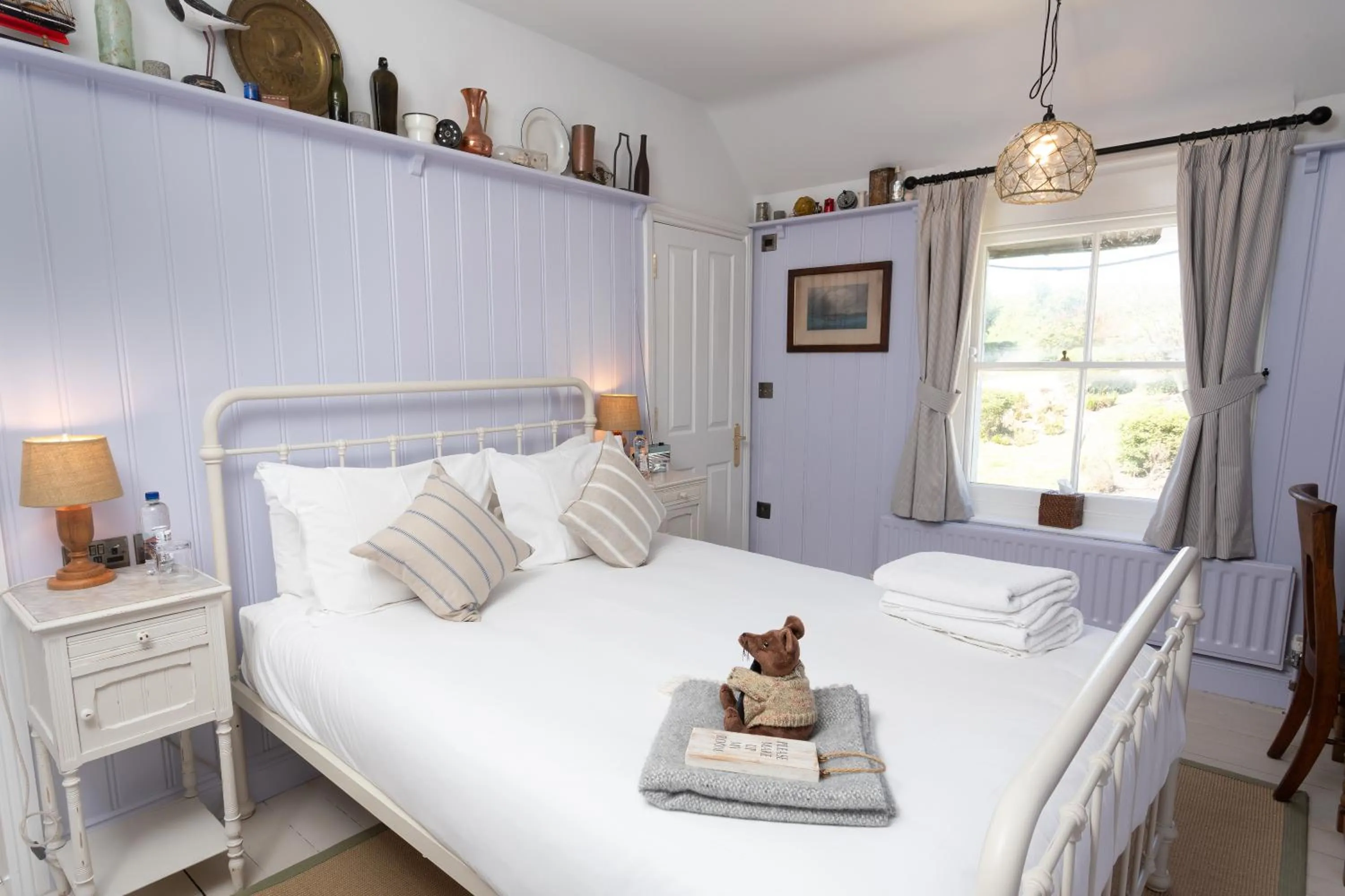 Bedroom, Bed in The Smugglers Inn