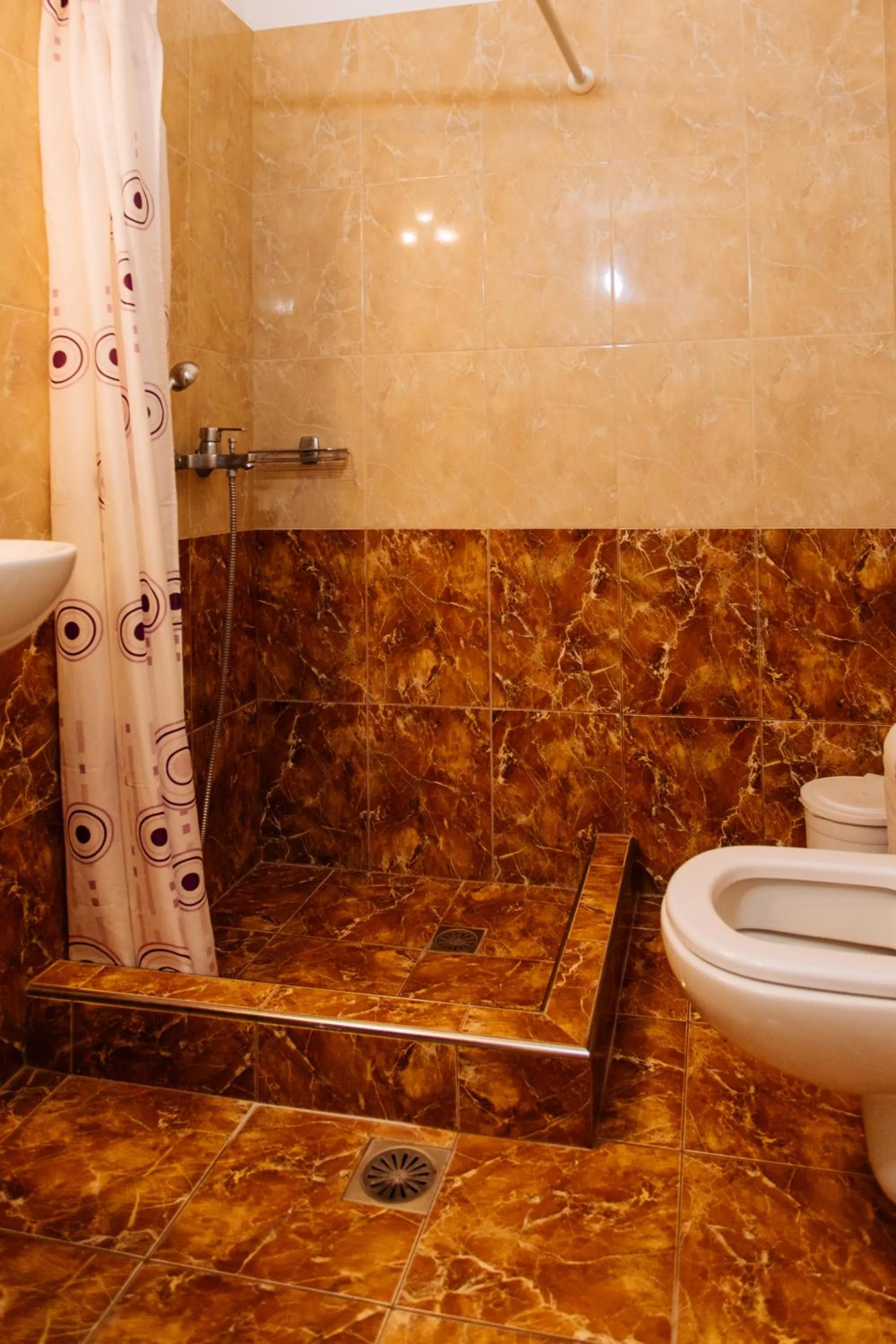 Shower in Nikos Hotel