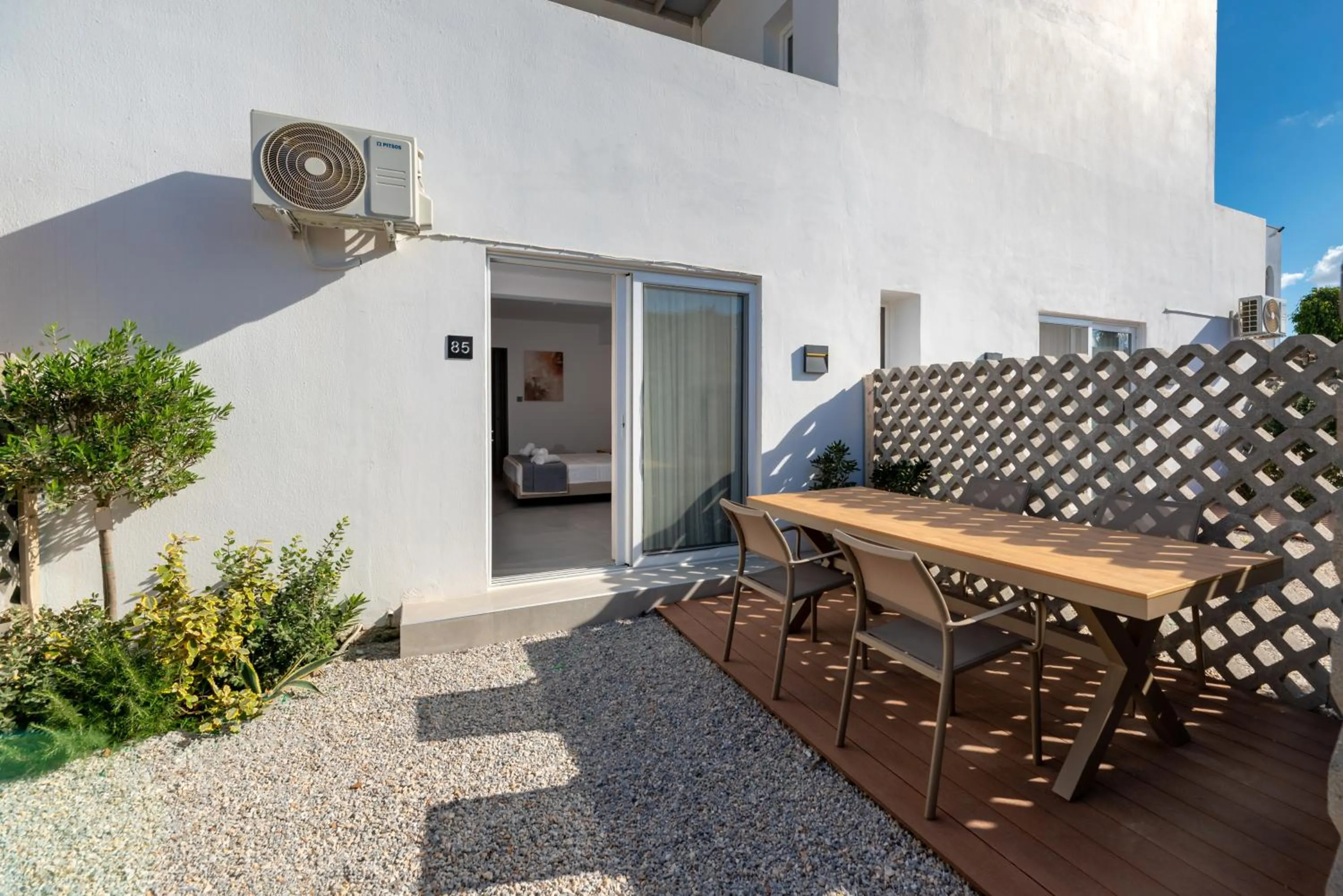 Patio in Nikos Hotel