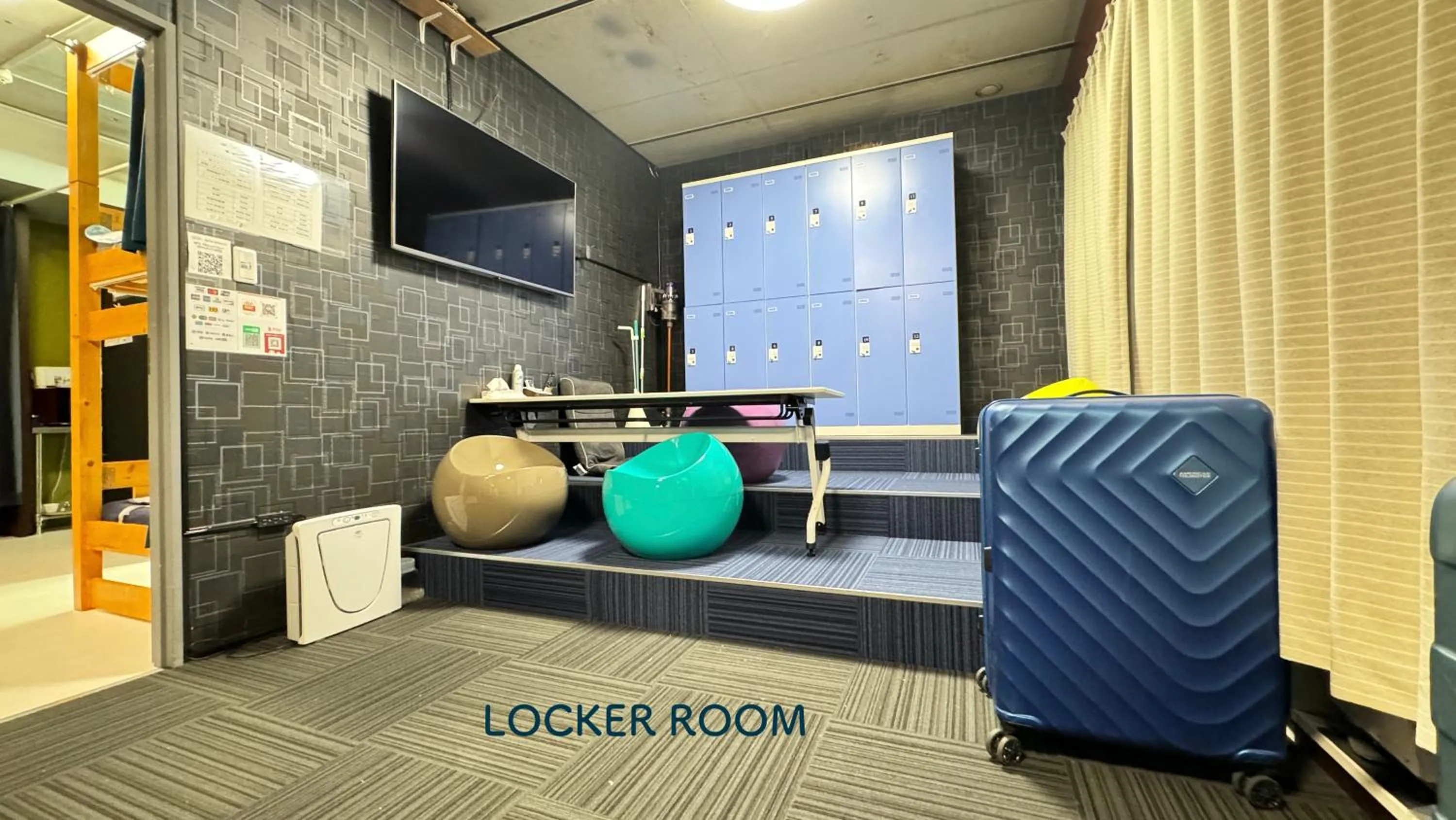 Communal lounge/ TV room in Hotel Adonis Tokyo - Dormitory Share Room For Male Only At City Center