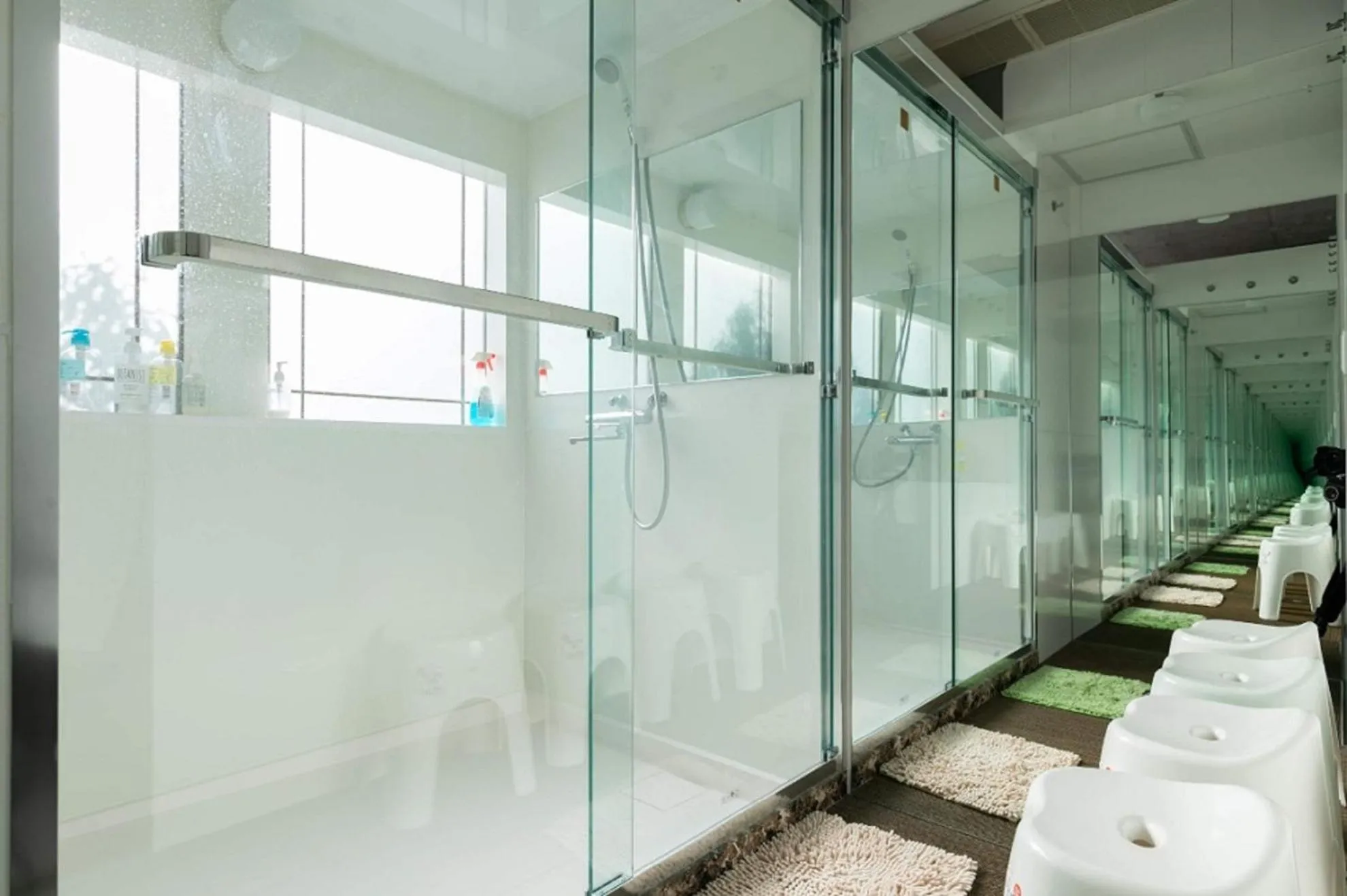 Shower in Hotel Adonis Tokyo - Dormitory Share Room For Male Only At City Center